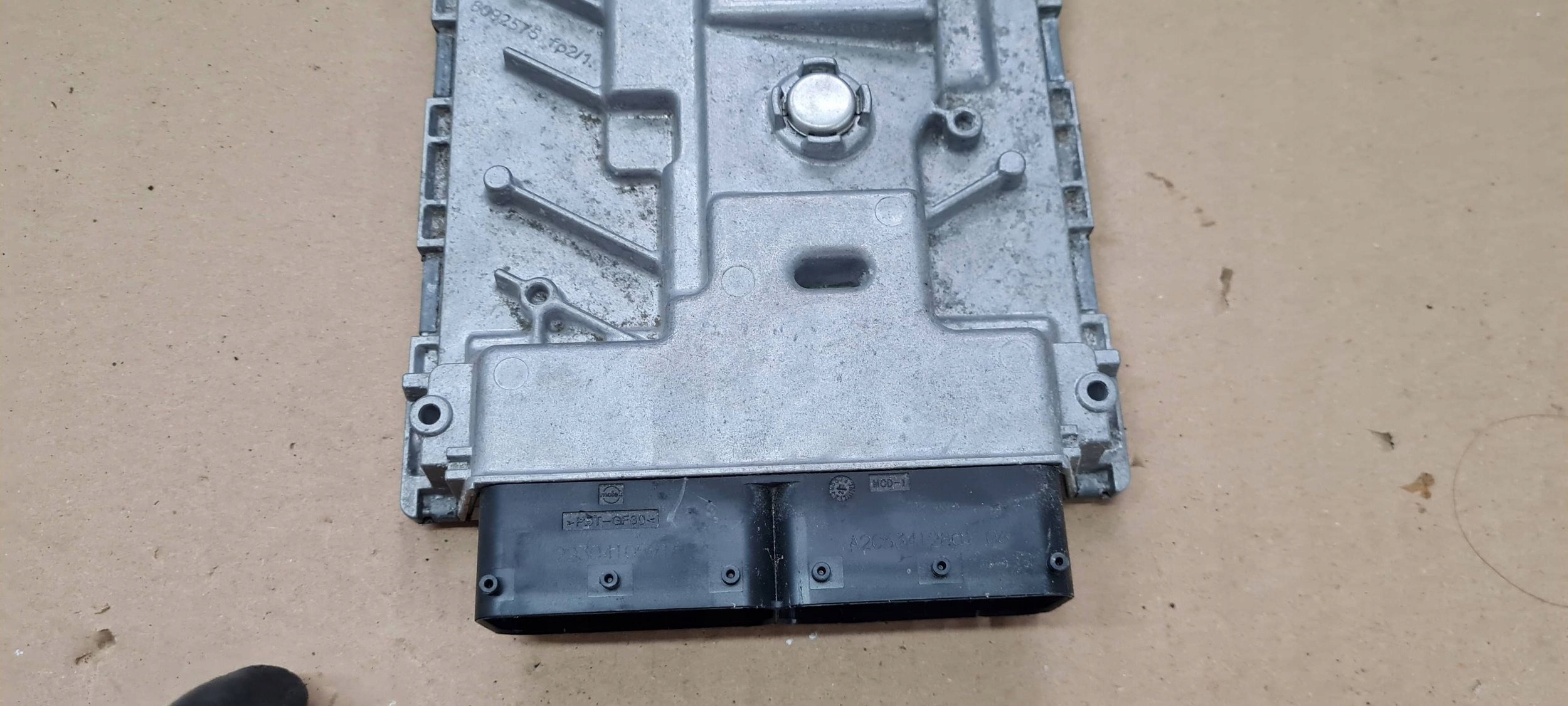 A6 C8 4K computer control unit of the engine 2.0 TFSI HYBRYDA 06N907425 A7 4K