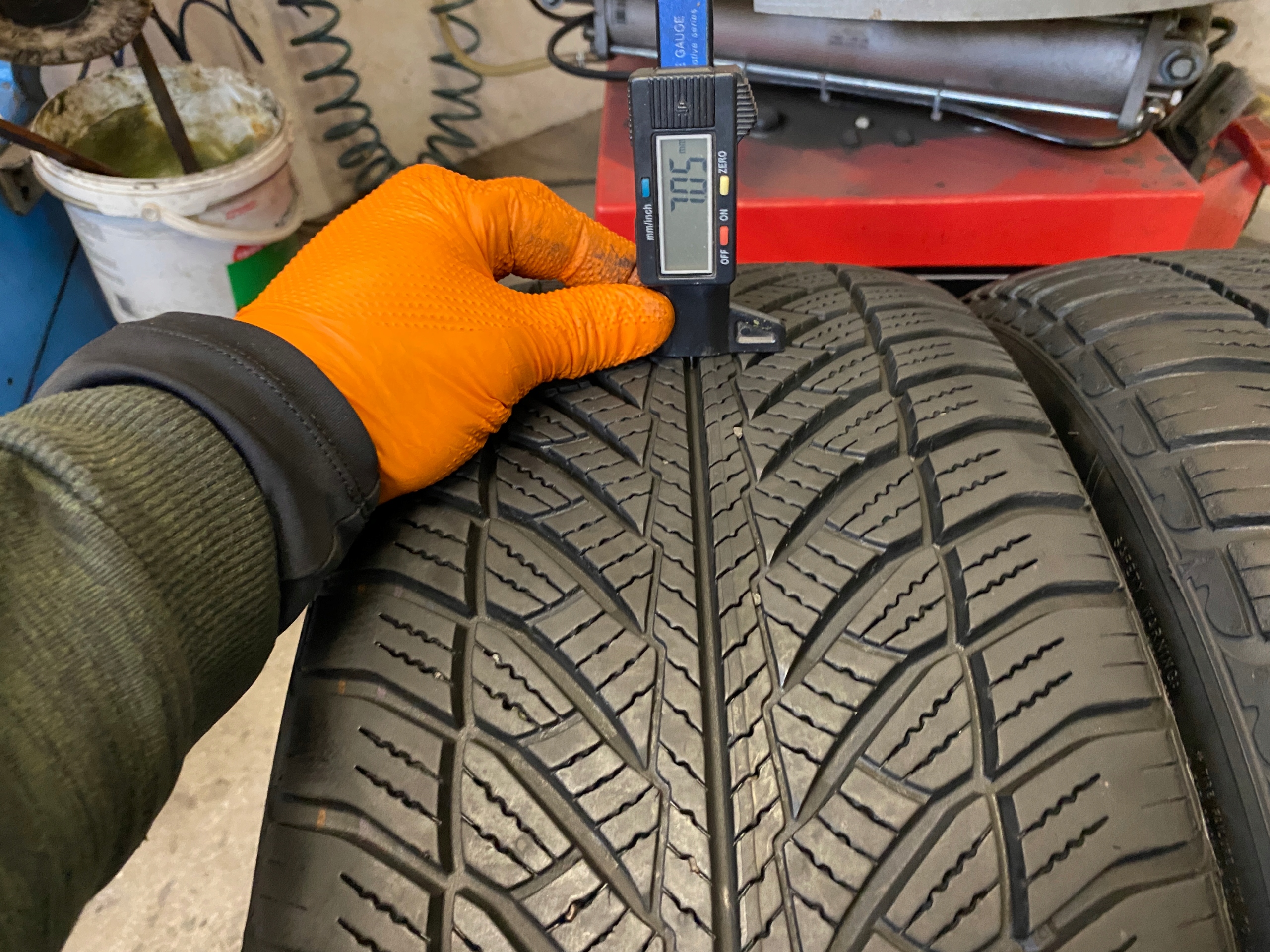 2 tyres winter 245/45R18 Goodyear UltraGrip 8 Performance 7mm 2023r