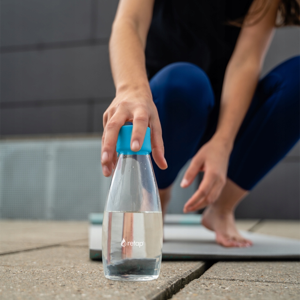Szklana butelka na wodę gazowaną Retap GO 800 ml - Light Blue Kolor niebieski
