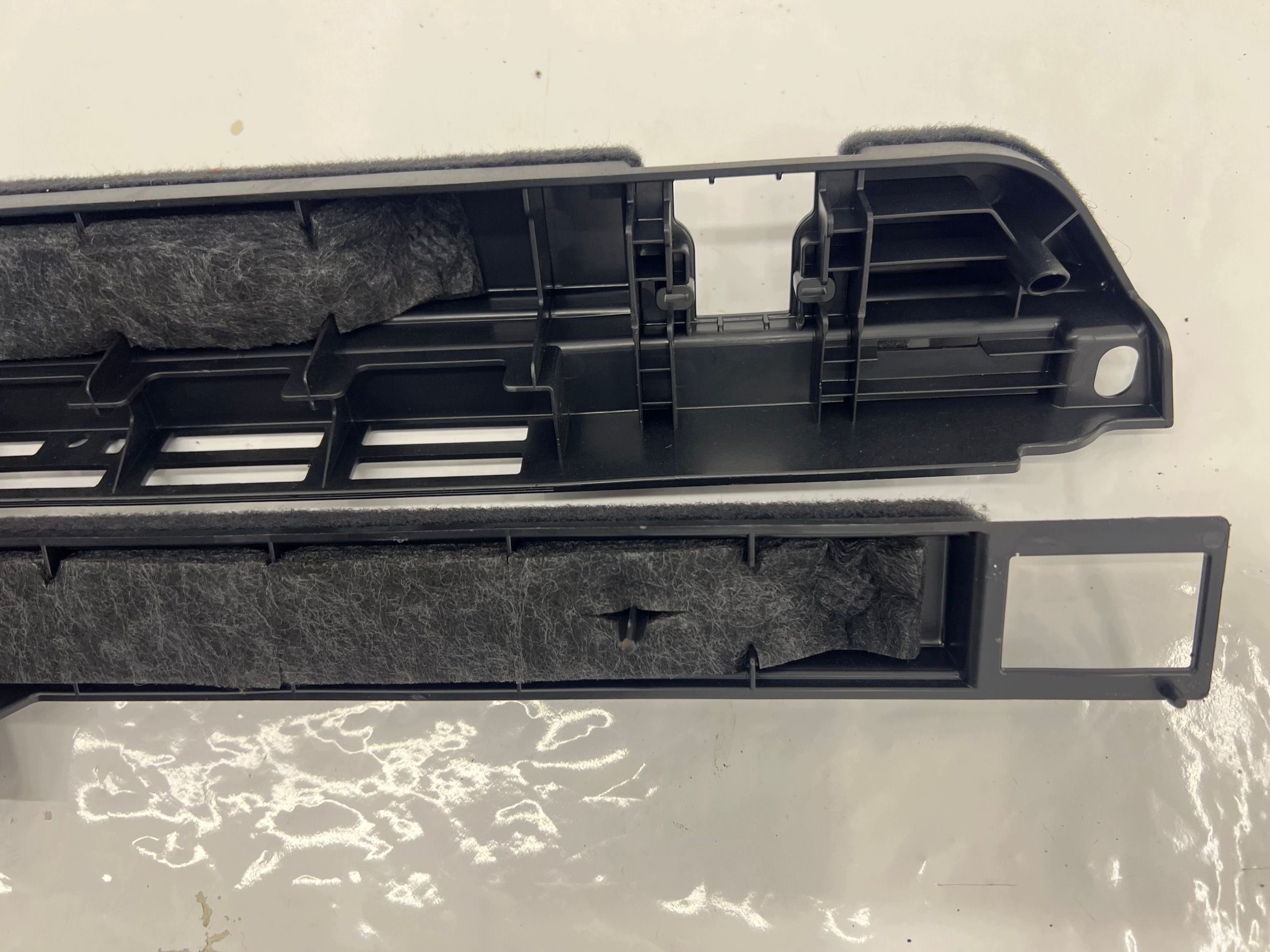 AUDI A4 B9 KOMBI PROWADNICA rail boot KOMPLET L+P