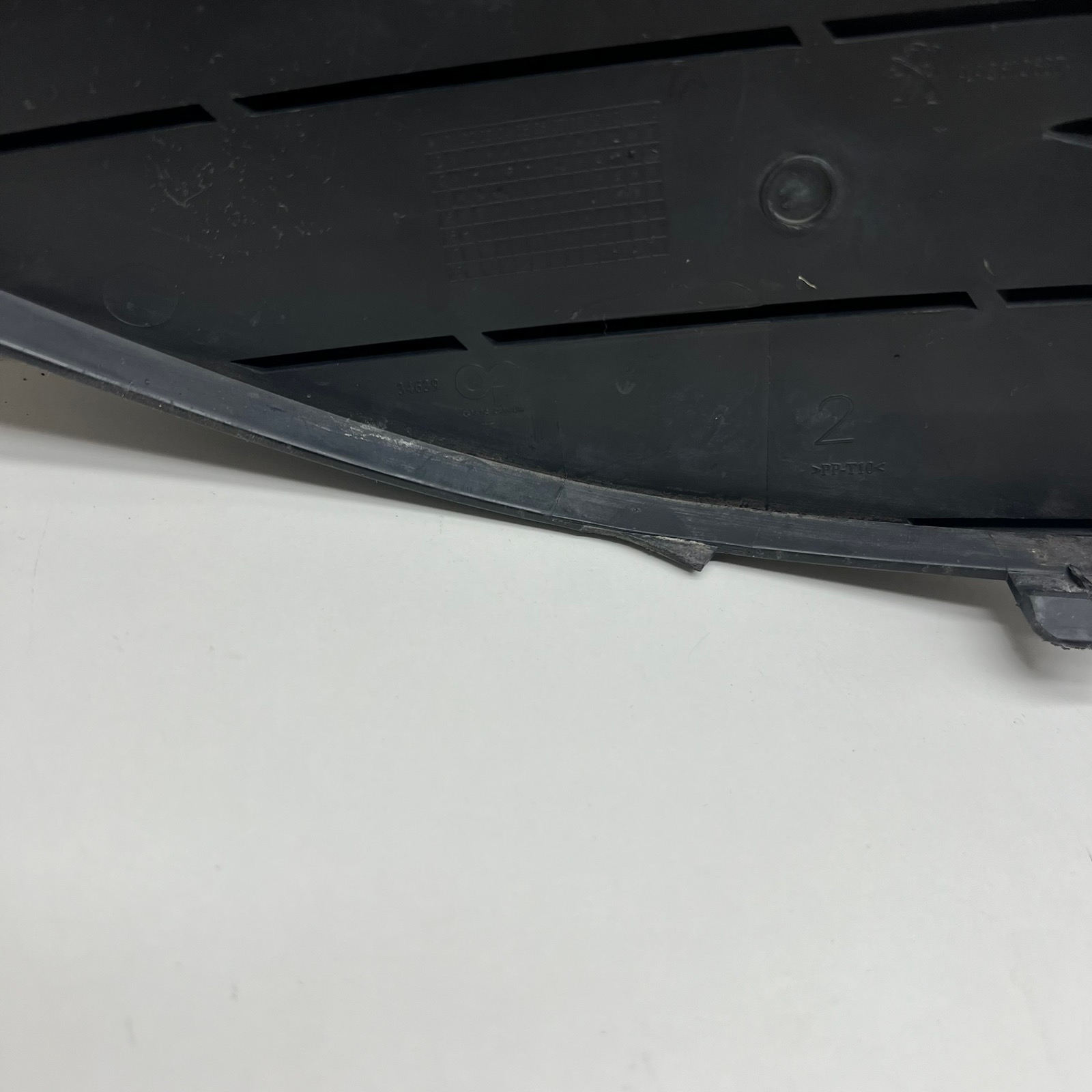 PEUGEOT 308 II T9 grid of a bumper front front left AA36136874