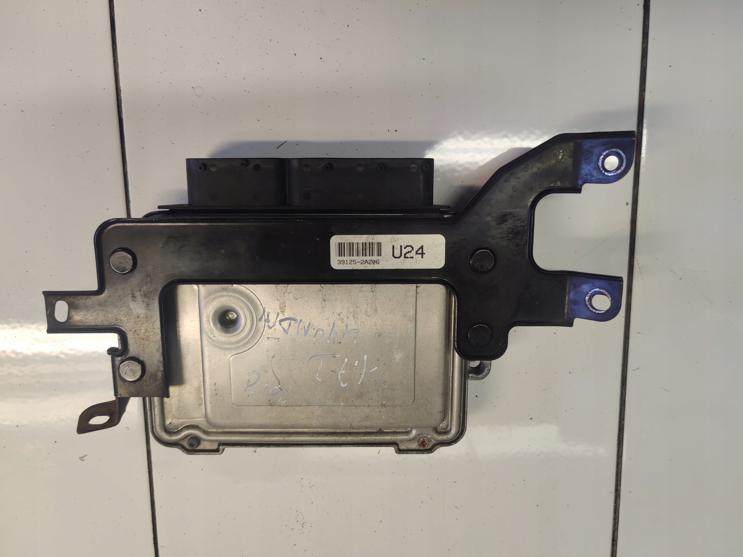 HYUNDAI I40 1.7 CRDI computer control unit of the engine 0281018050