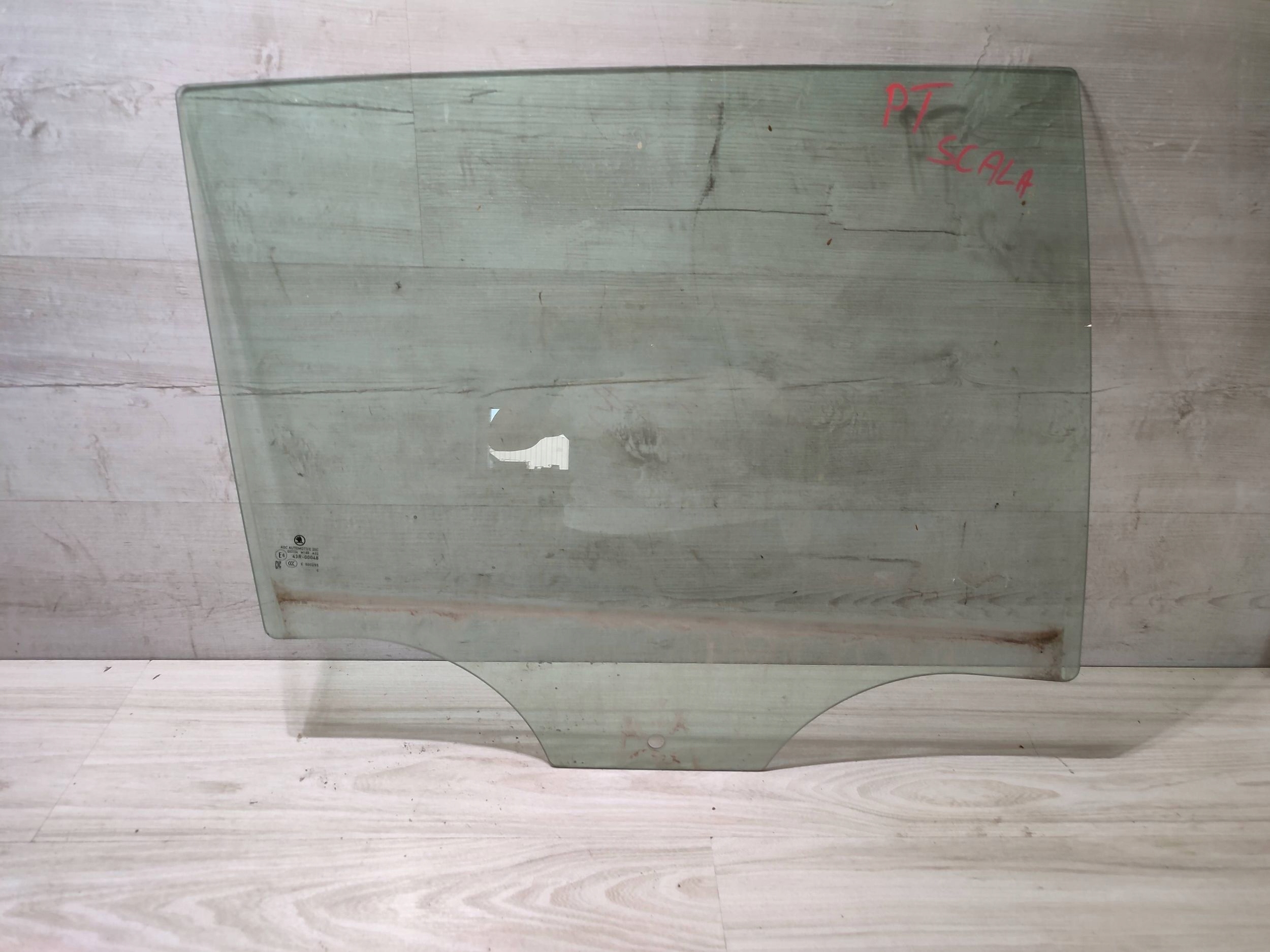 Skoda Scala 2020 rear part side right window door tylnych