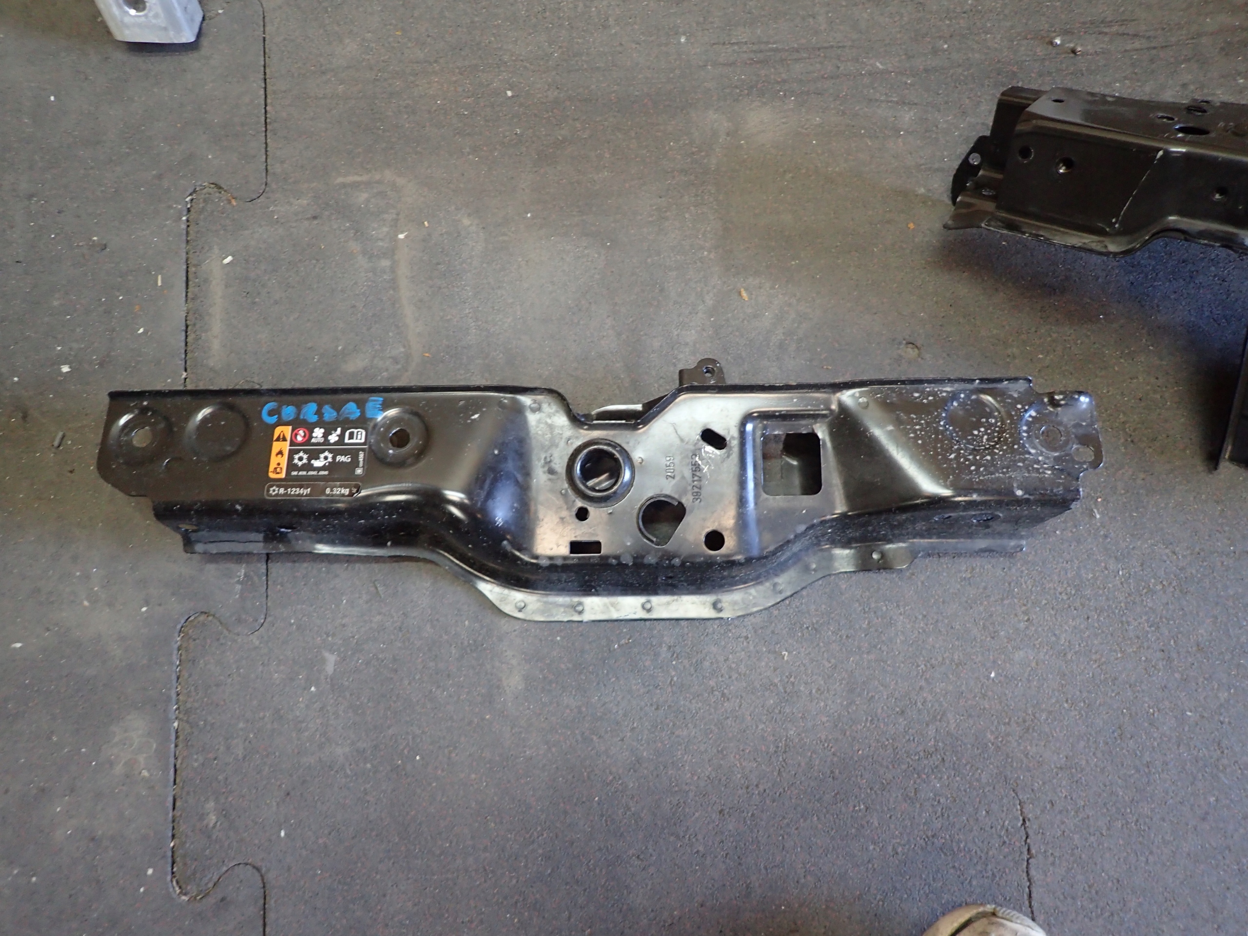 PAS PRZEDNI BELKA POD CHŁODNICE OPEL CROSA E Typ samochodu Samochody osobowe