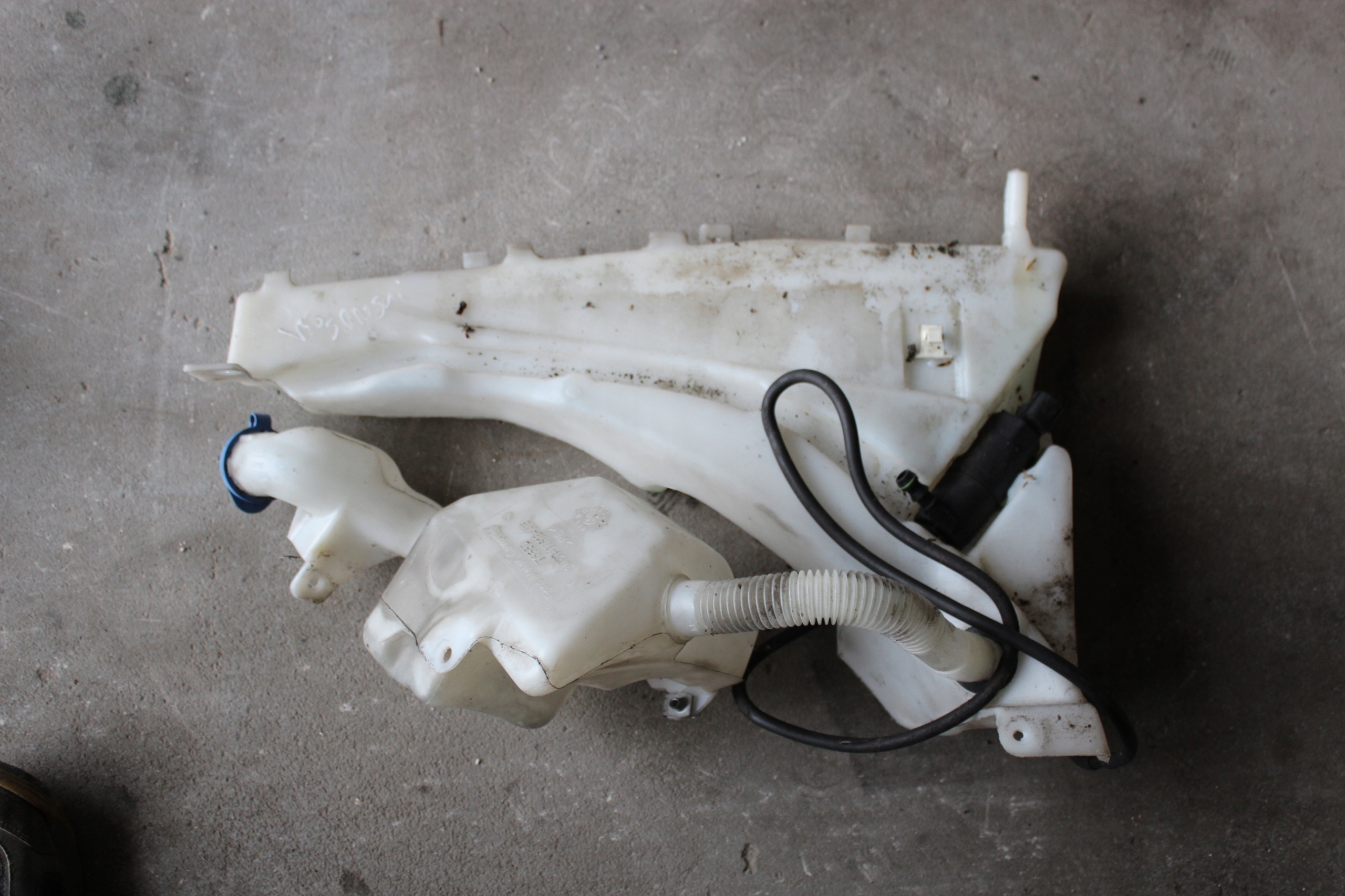 Xenonv50lias - VOLVO V50 S40 04-.. БАК ОМИВАЧА КСЕНОНУ