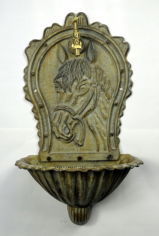 Żeliwny zlew z głową konia