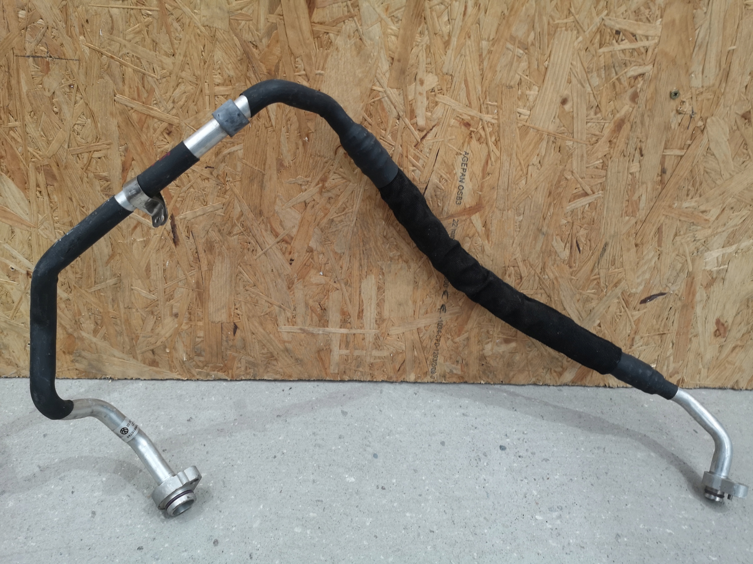 7P6816744 - ШЛАНГ КОНДИЦІОНЕРА VW TOUAREG CAYENNE 7P5