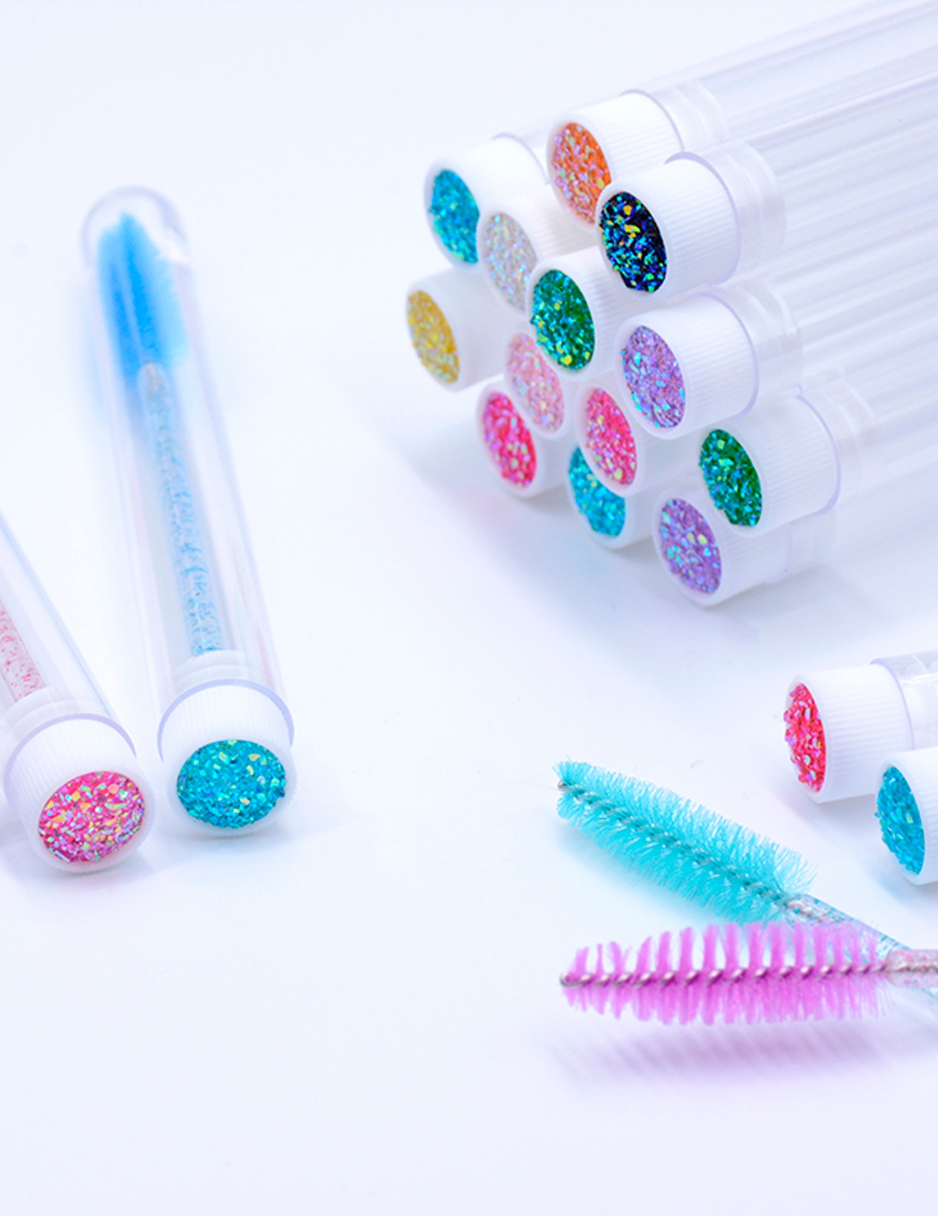 SZCZOTECZKA SPIRALKA DO RZĘS I BRWI BROKATOWA W TUBIE OCHRONNEJ MIX 48 SZT Marka bez marki