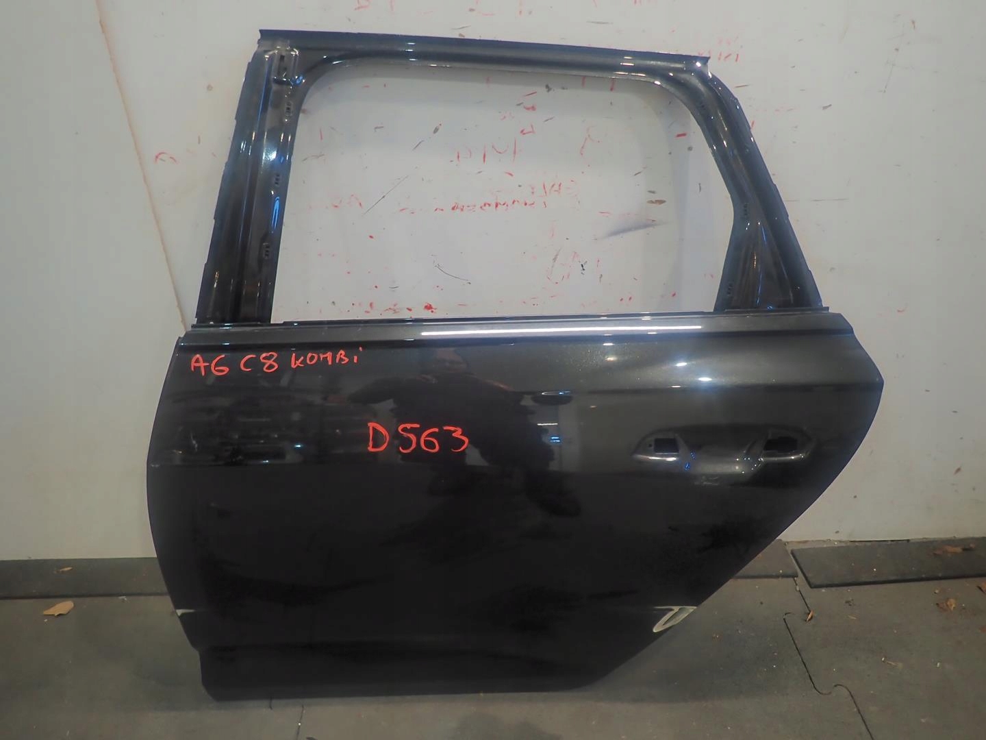 door rear part rear. left AUDI A6 C8 2018- KOMBI