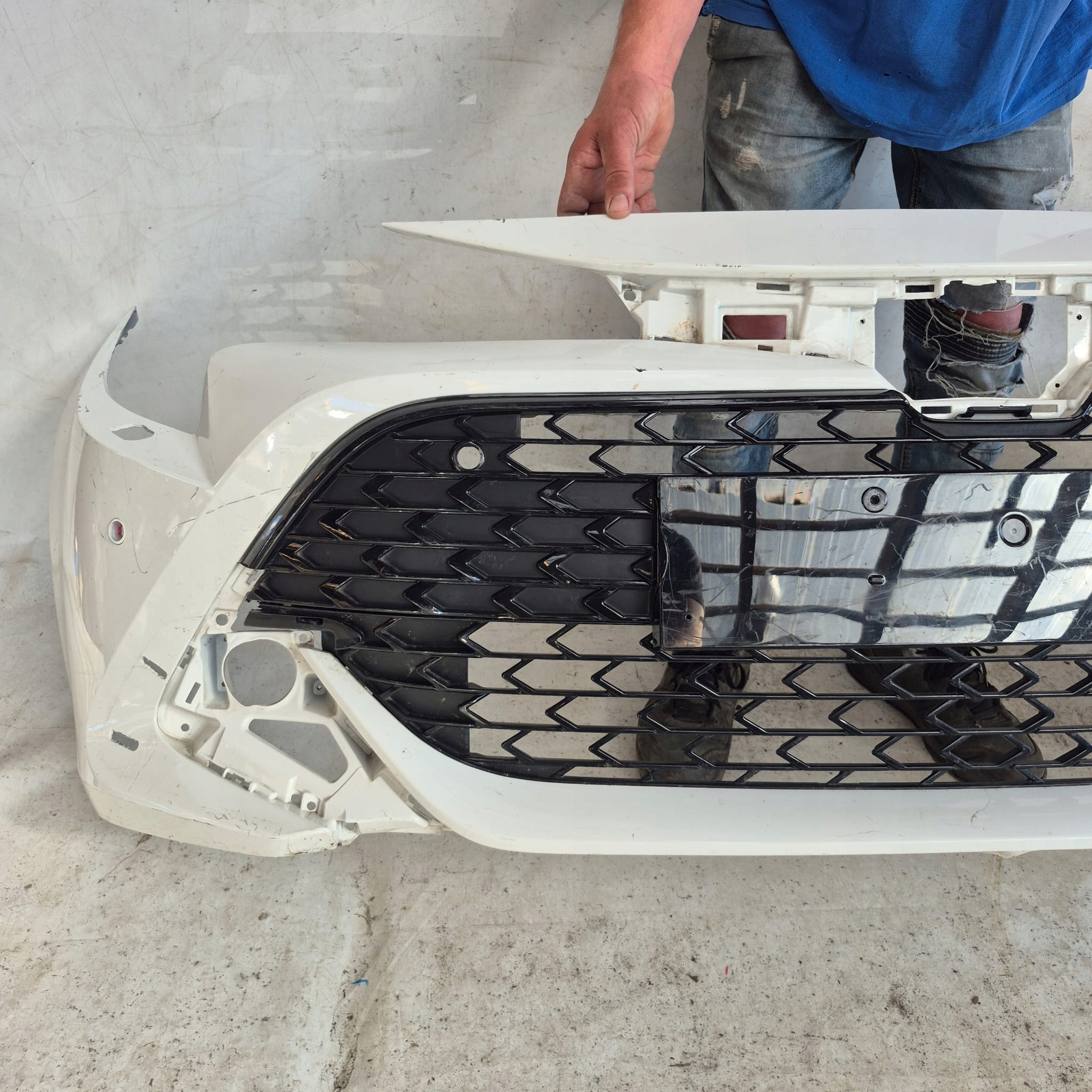 TOYOTA COROLLA XII E21 LIFT KOMBI HB bumper front front PDC 52114-YY010