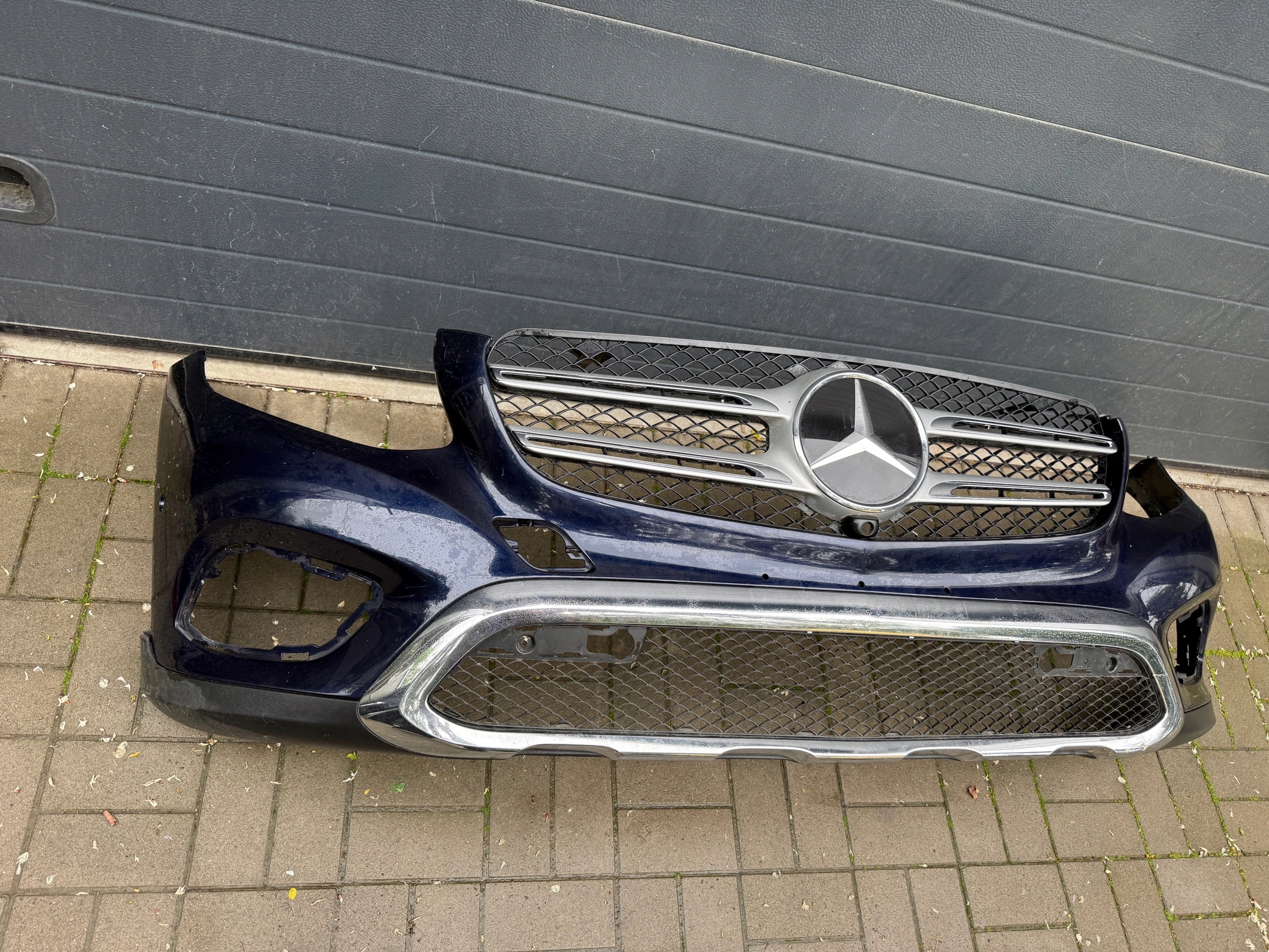 Mercedes A253 Stoßstange vorne vorne 15