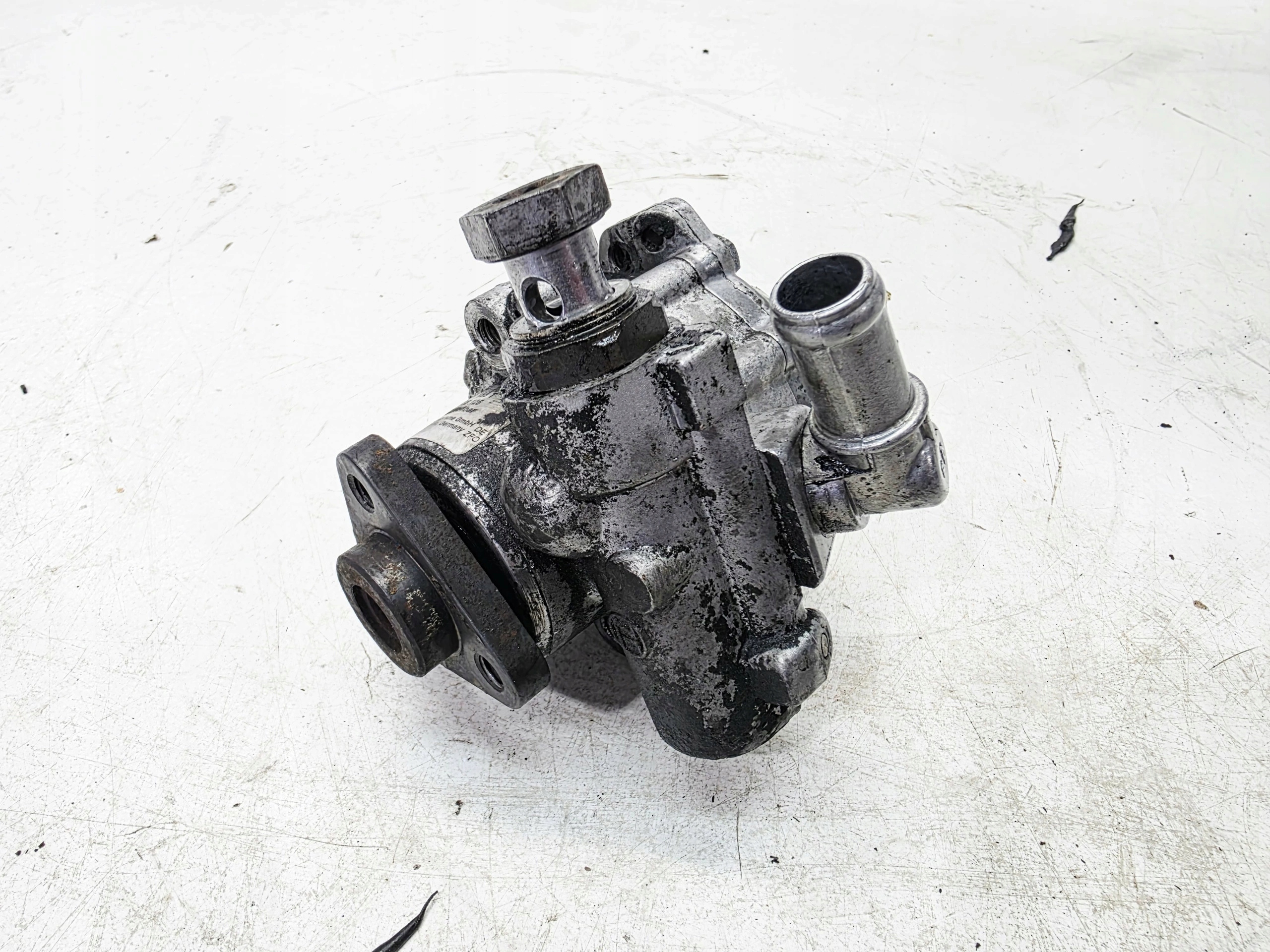 Pompa servosterzo AUDI A4 B7 2.7 3.0 TDI 8E0145155T