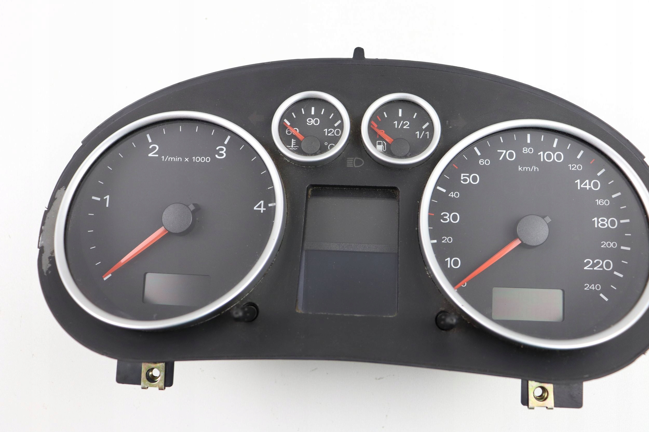 AUDI A2 dials dials PREDKOSCIOMIERZ 1.4 TDI 8Z0920900T