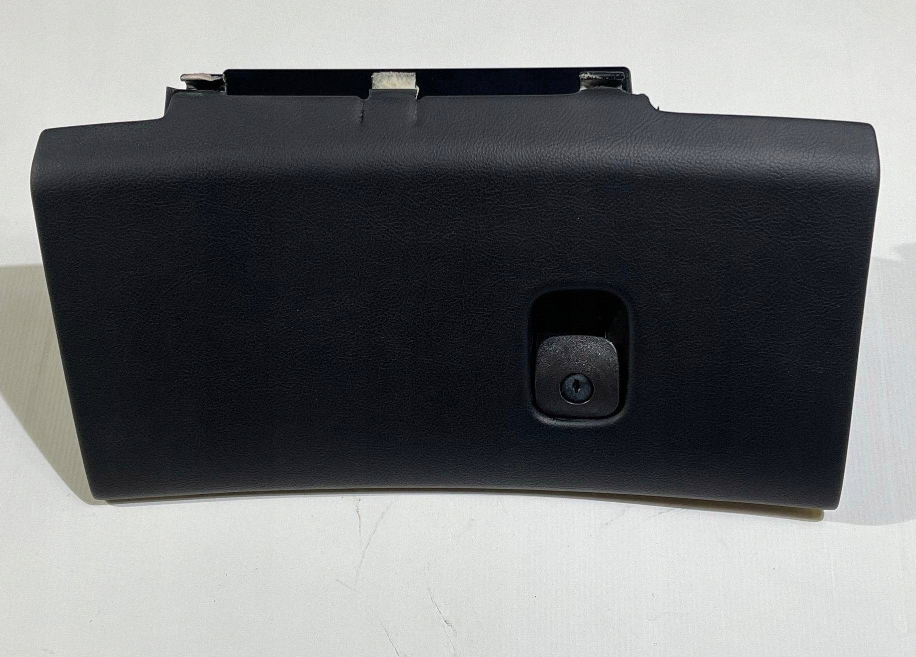 pretinac suvozača suvozača kokpitu armature Chevrolet Corvette C6 2005-2013