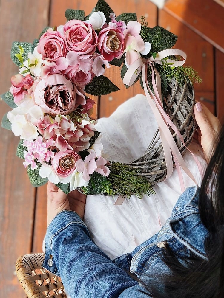 WIANEK KWIATOWY NA DRZWI STROIK WIENIEC RÓŻOWY Kod producenta WK475