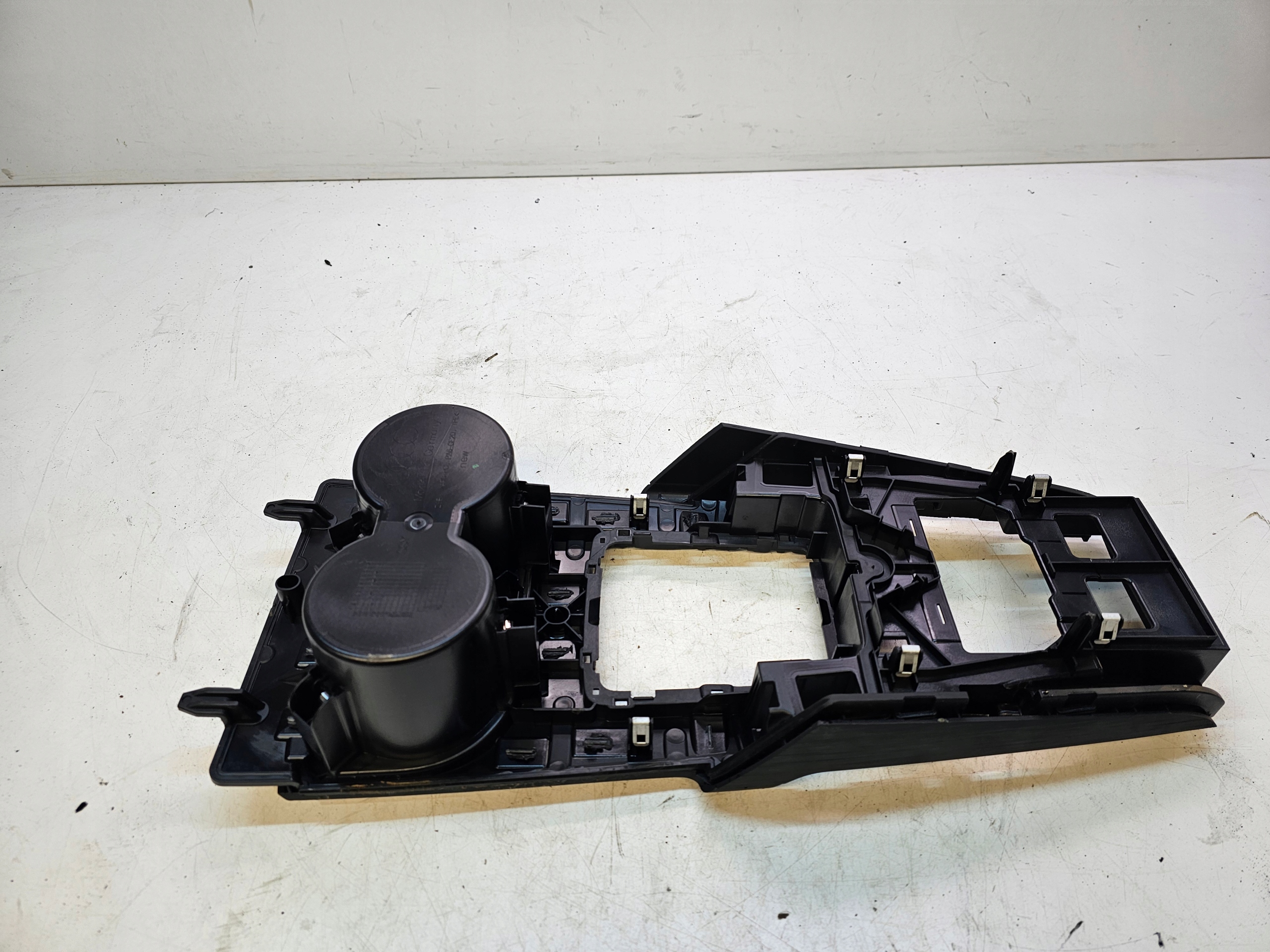 frame tunnel middle AUDI A3 8V 8V1864261F