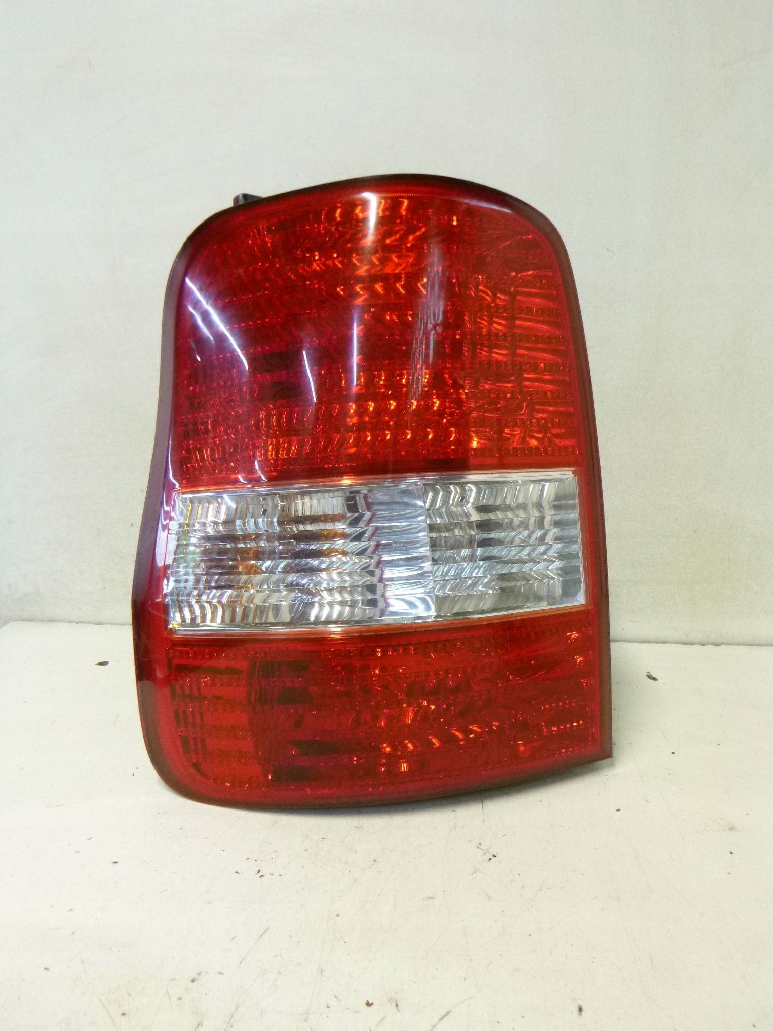 light rear Kia Carnival Lift 2002r.