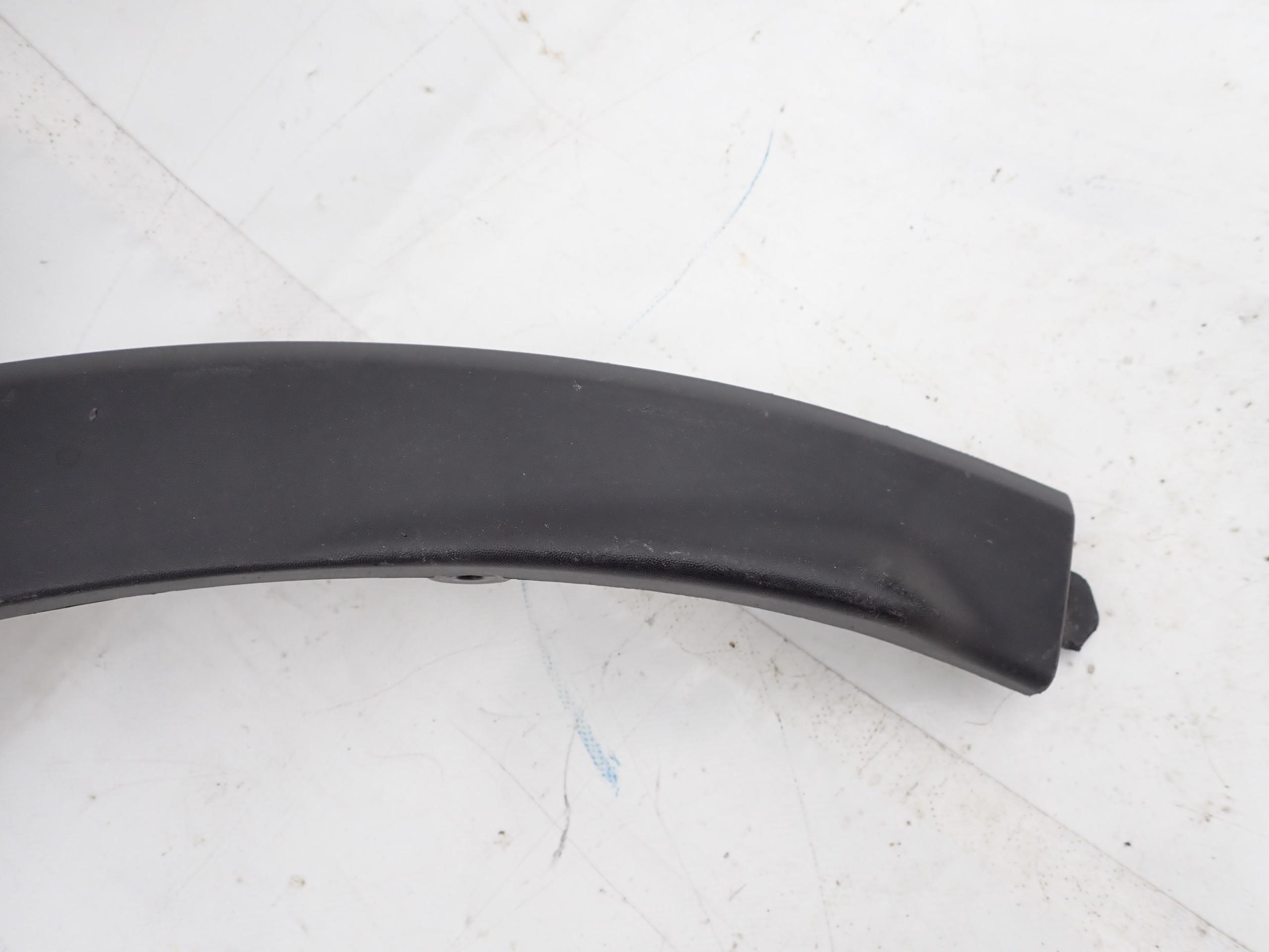 RENAULT CAPTUR and 1 13-19 moulding cap left rear part
