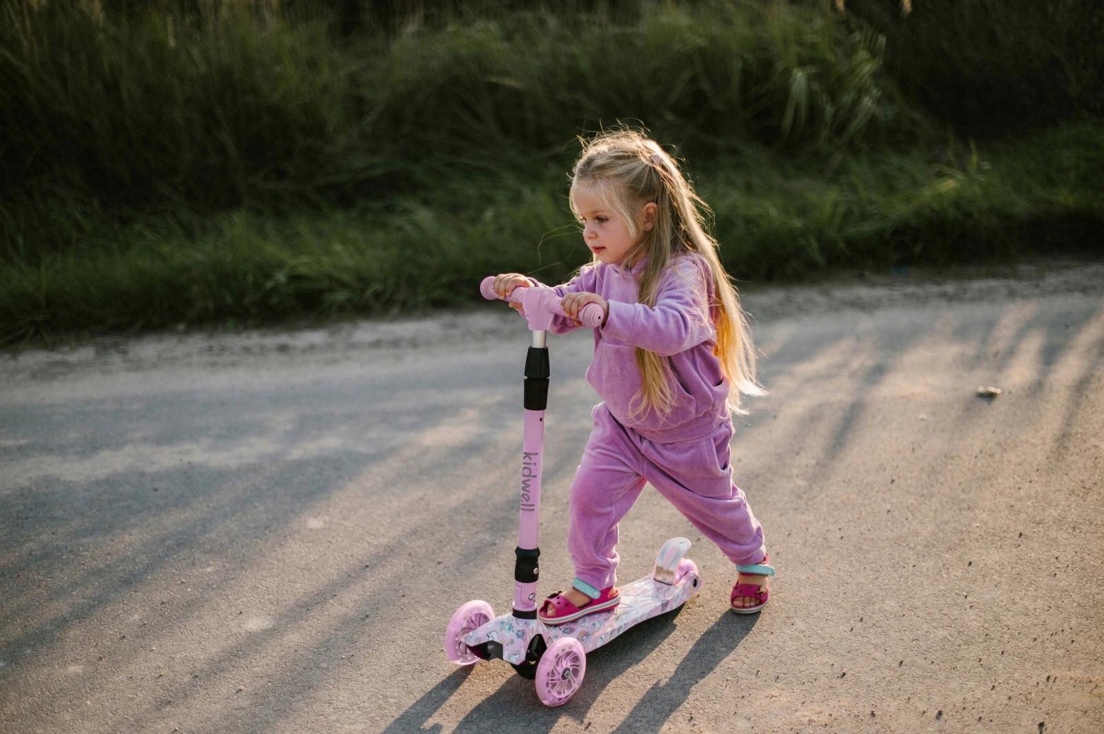 HULAJNOGA TRÓJKOŁOWA KIDWELL VENTO BALANSOWA DO 50KG SKŁADANA Cechy dodatkowe oświetlenie składana