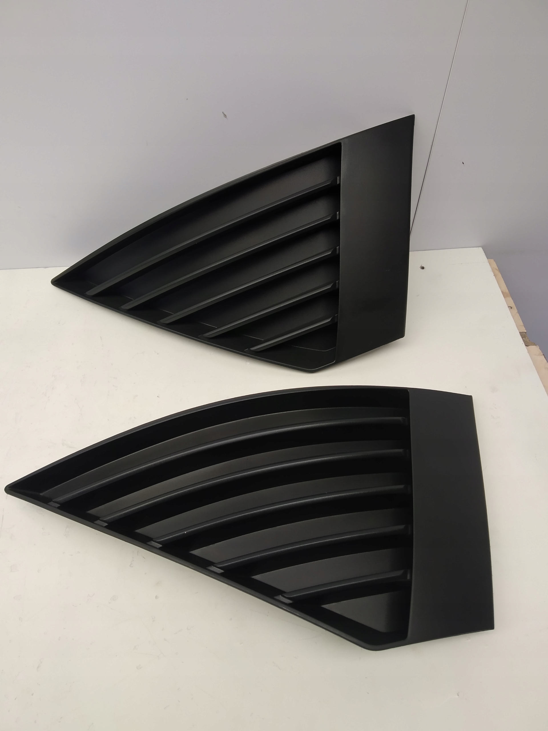 Seat Ibiza IV Cupra Bocanegra grid left right w bumper rear part 6J0071630