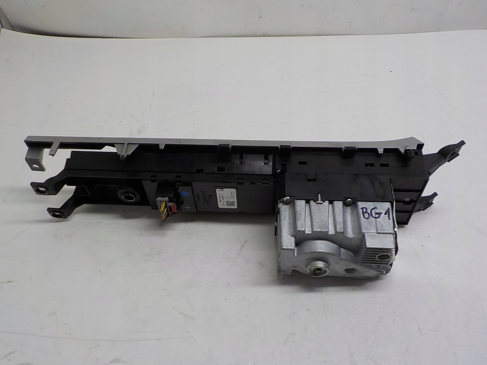 JAGUAR XF trim switch PANEL changes of the gear
