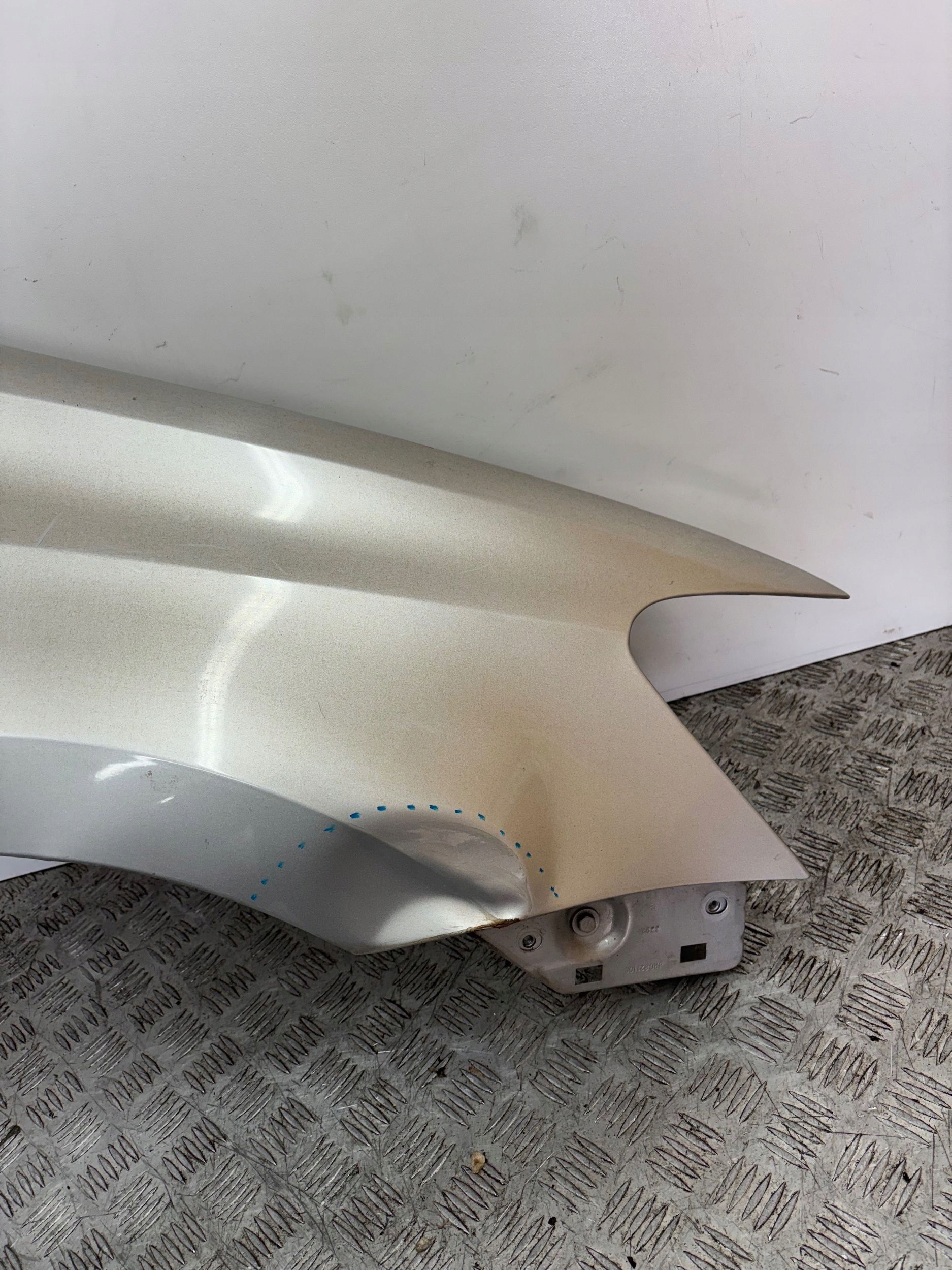 fender front front right VW POLO 6R 6C 09