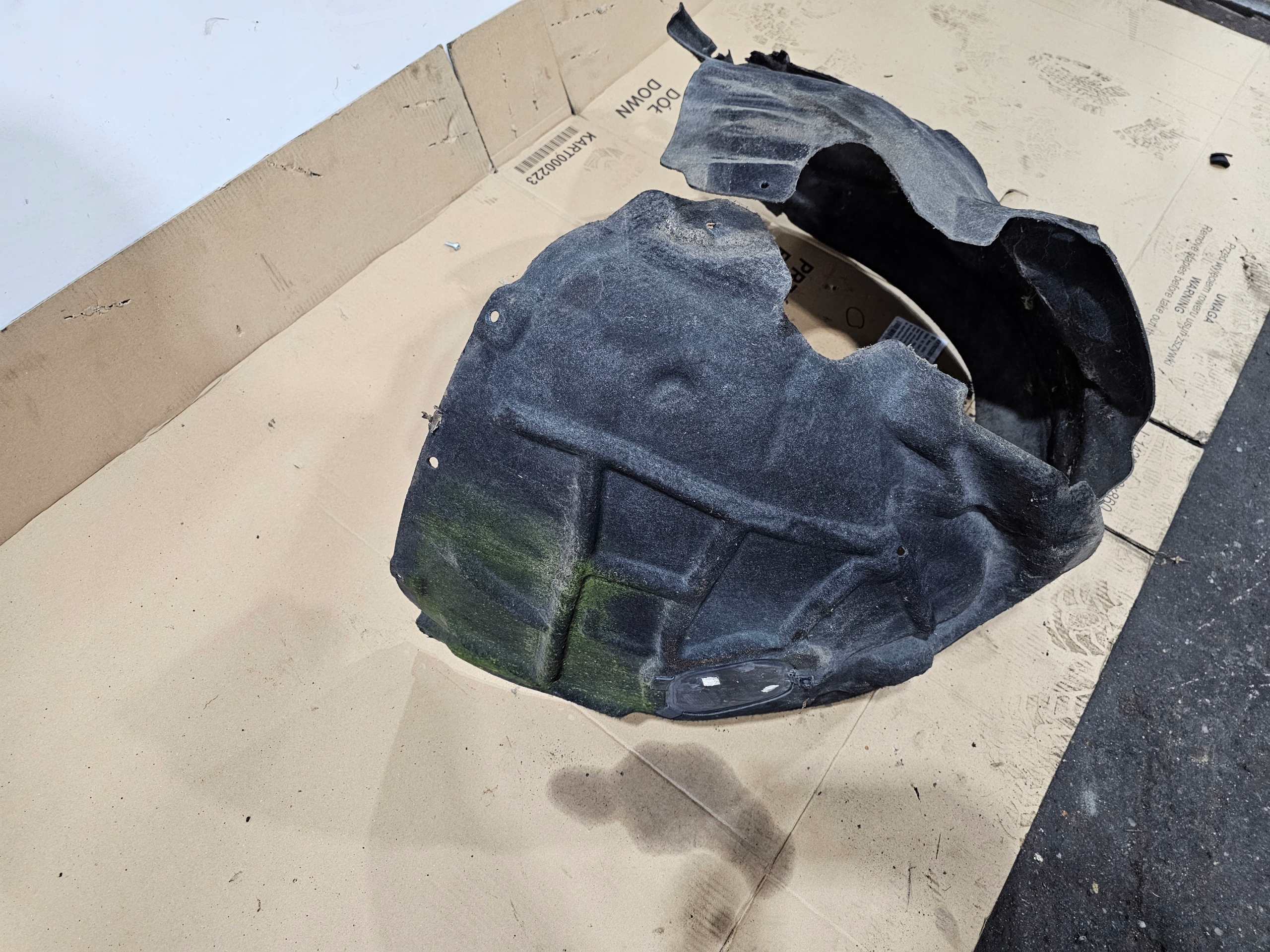 mudguard left front AUDI A6 C7 4G0821133D