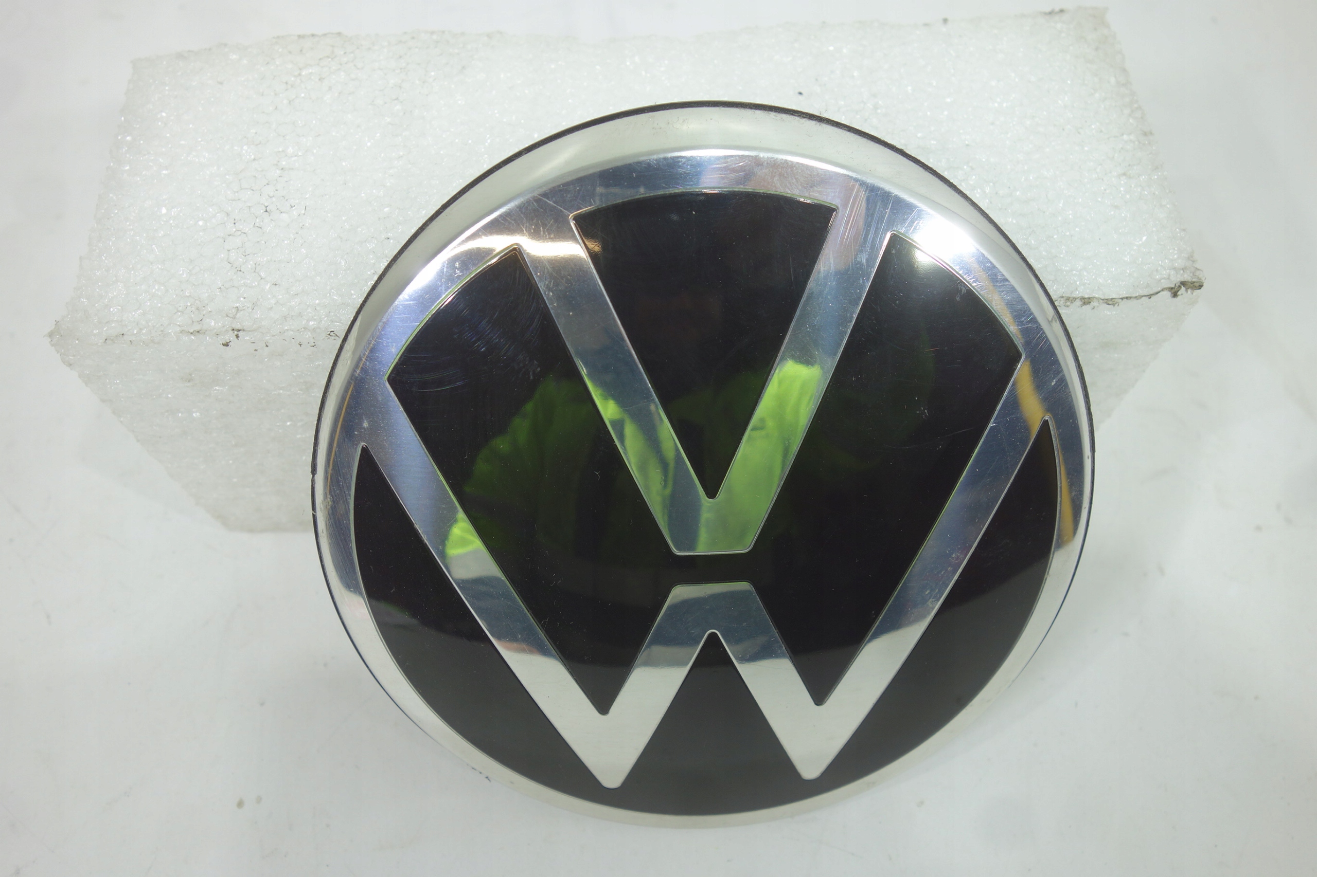 EMBLEMAT GRILLA POD RADAR VW E-UP EUP 1S6 1S6853601E