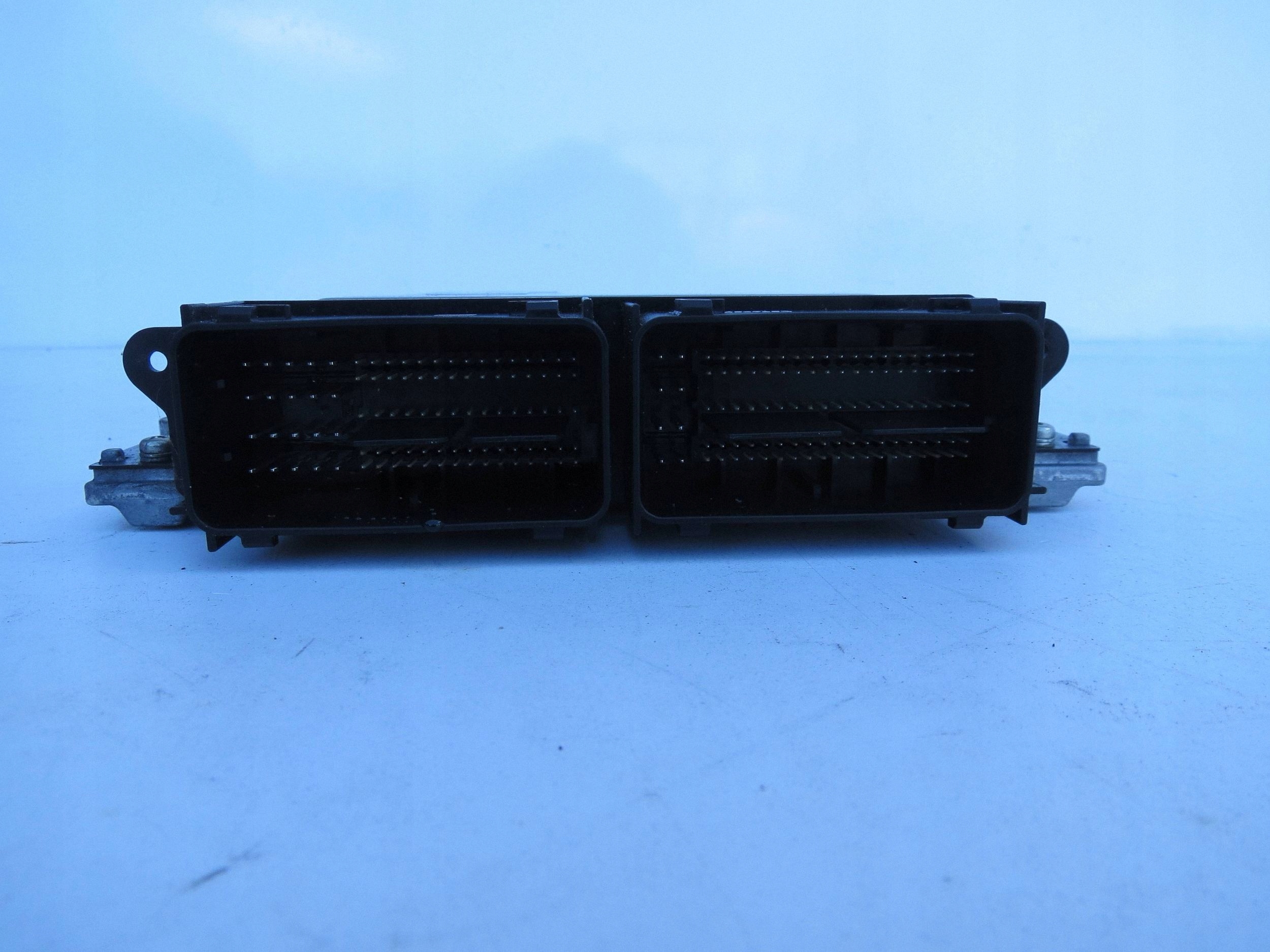 control unit computer module ECU of the engine VOLVO V90 T8 HYBRYDA 32253221