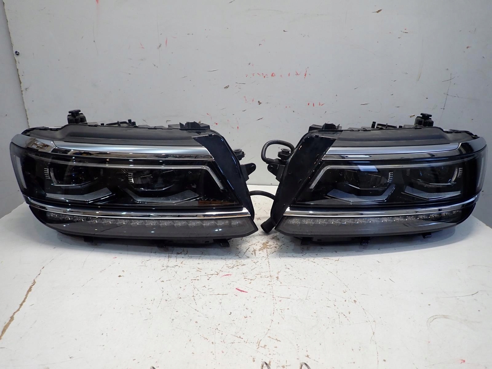 light right VW TIGUAN II 20-15 ALLSPACE FULL LED