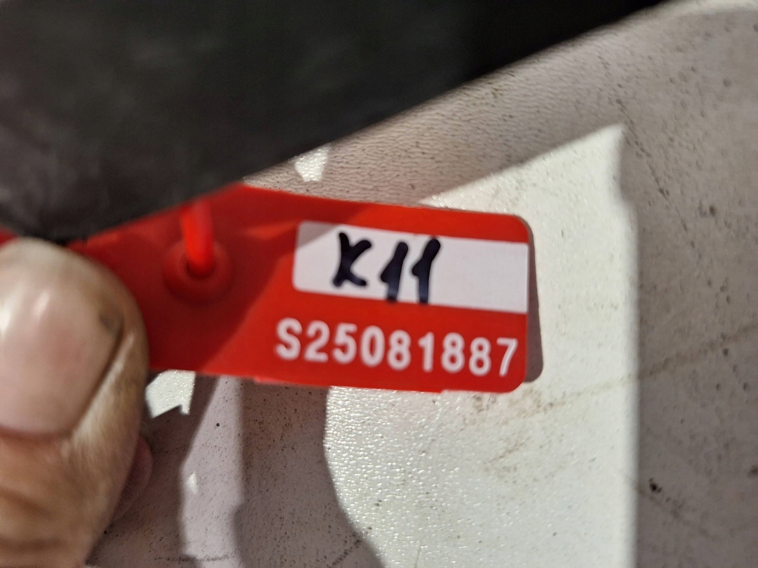 mudguard front right 638428605R RENAULT TRAFIC III VIVARO B 2014