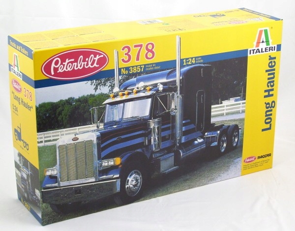 Dálkový přepravník Italeri Peterbilt 378