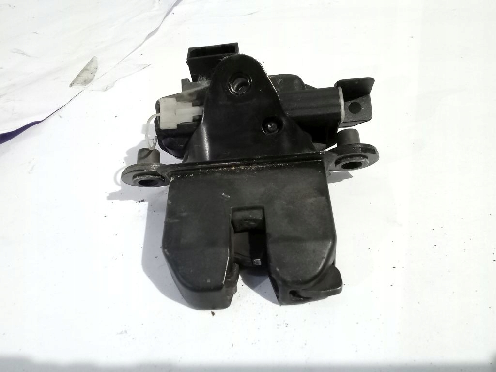 Skoda Fabia II kombi lock bonnet rear part