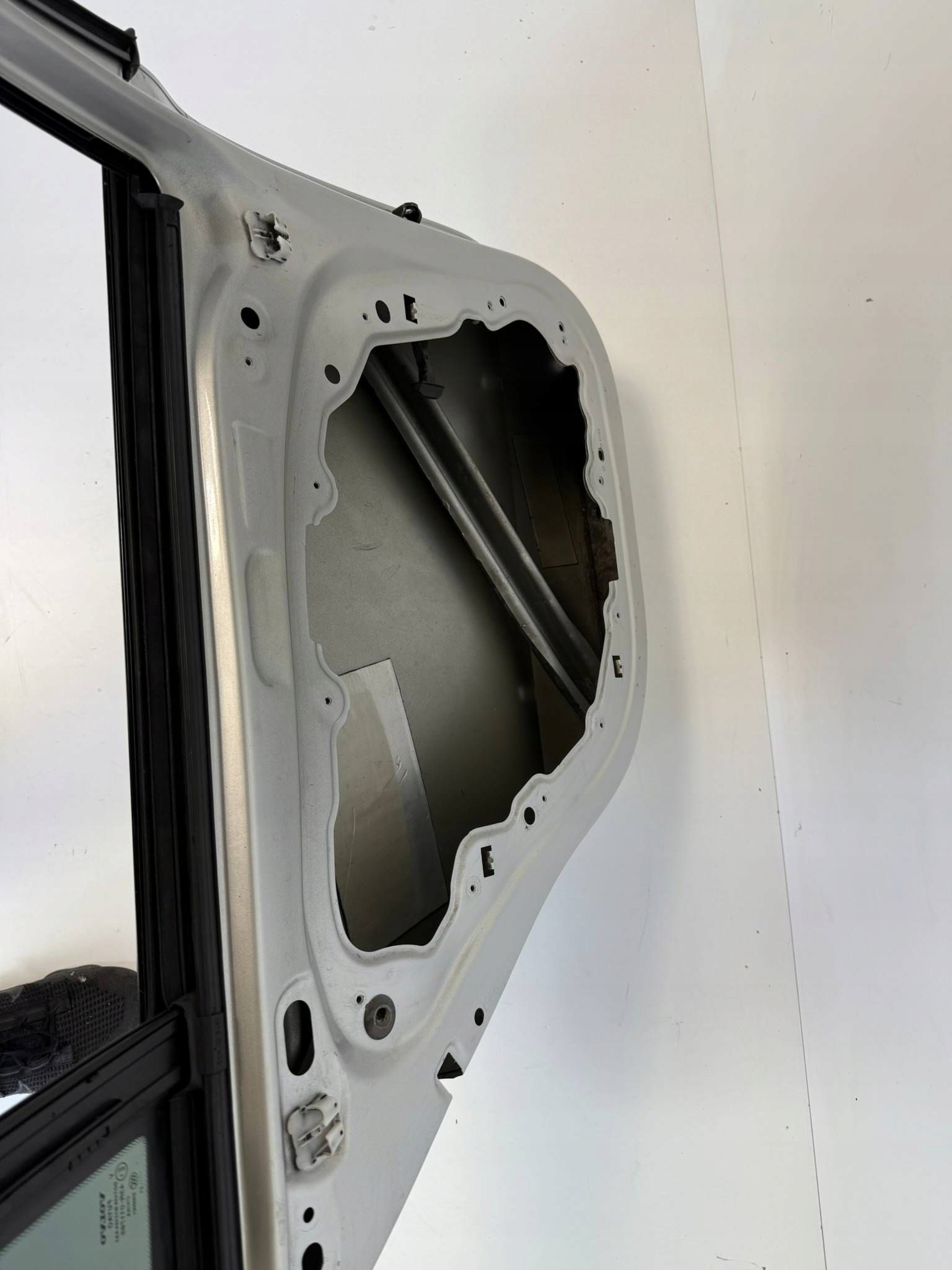 Volvo V60 II 2022 door rear. left 711 71100