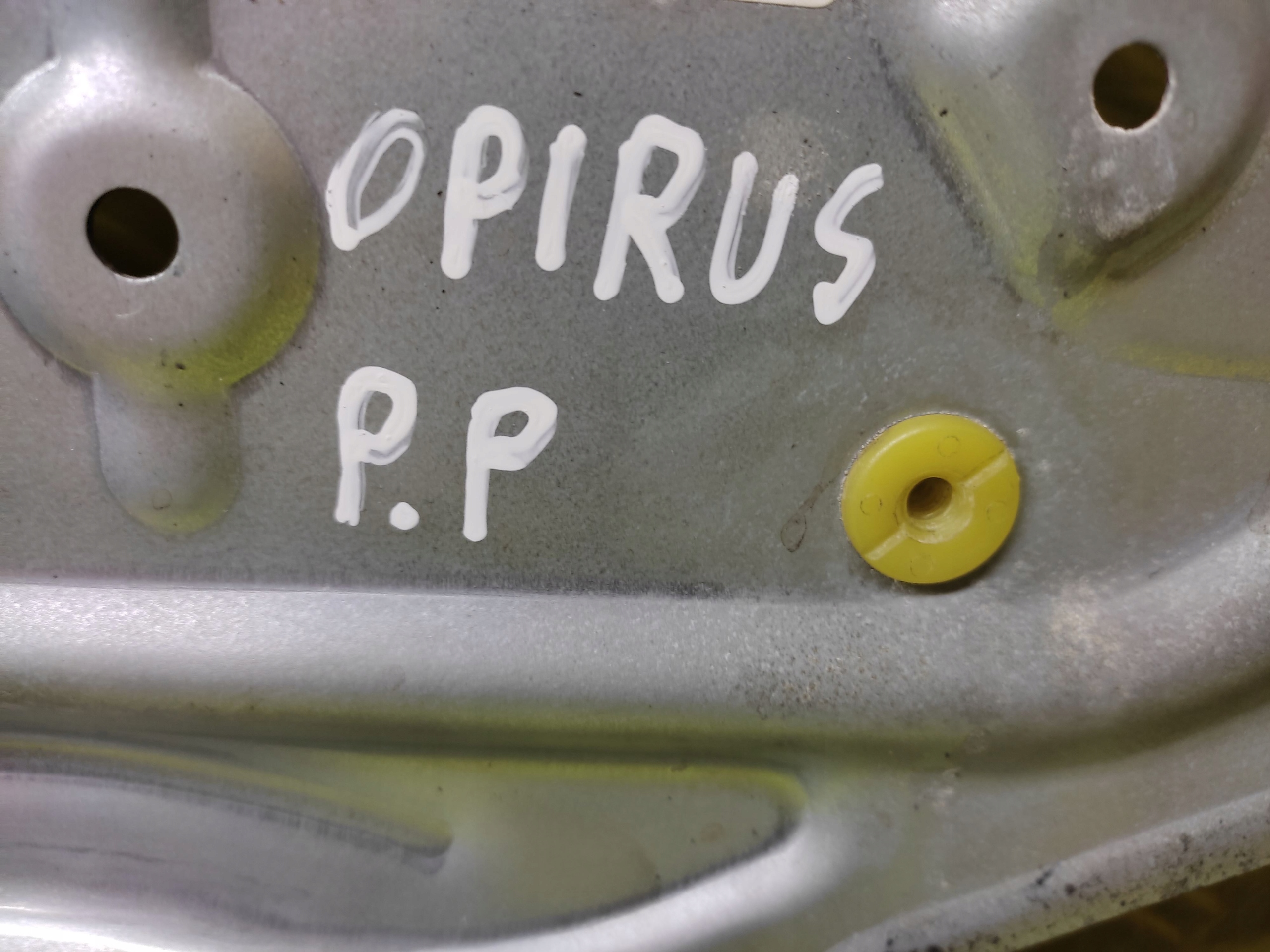 KIA OPIRUS window regulator right front 824803F010