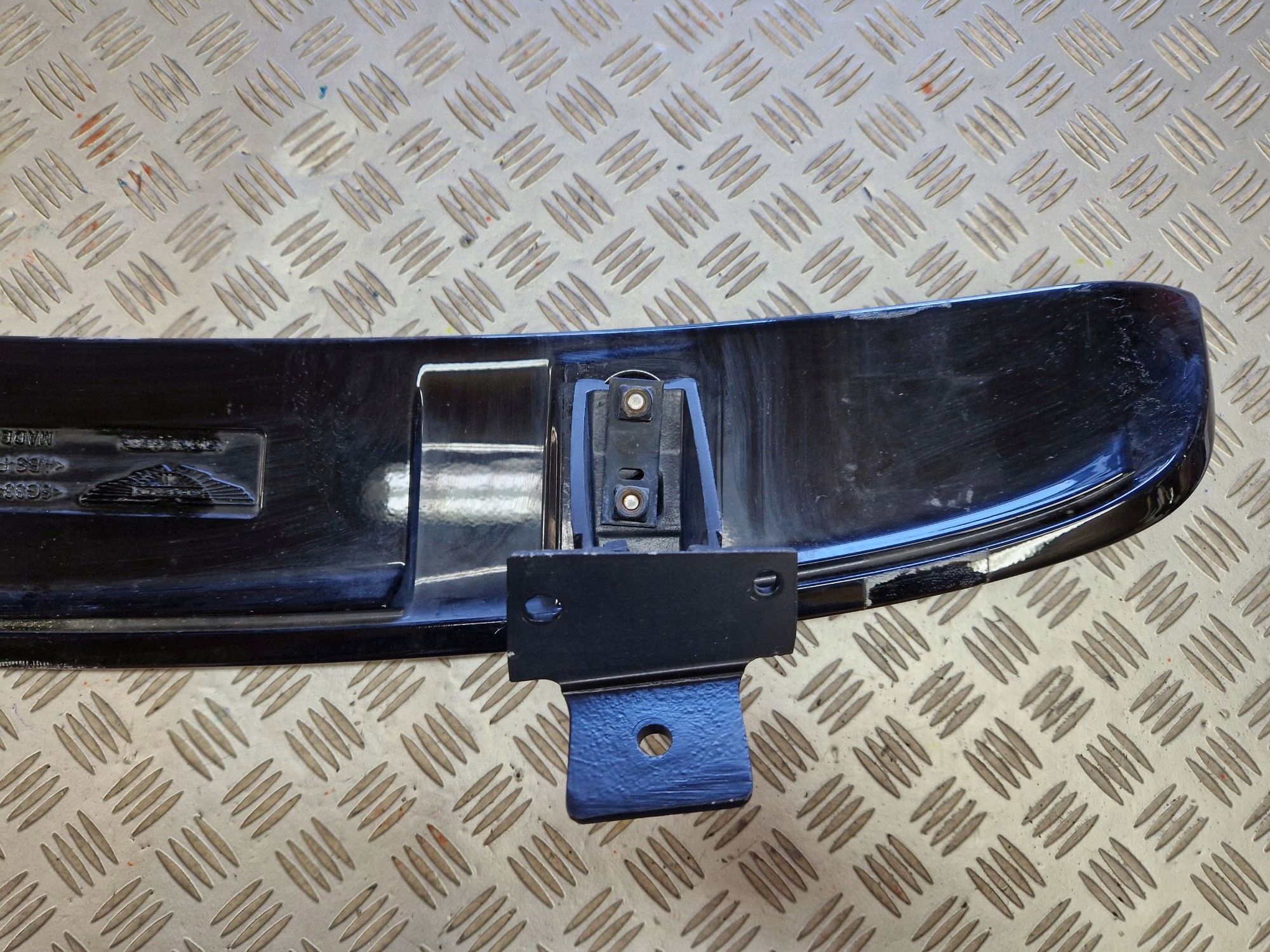 SPOILER LOTKA DU CAPOT ASTON MARTIN VANTAGE V8 2005R->