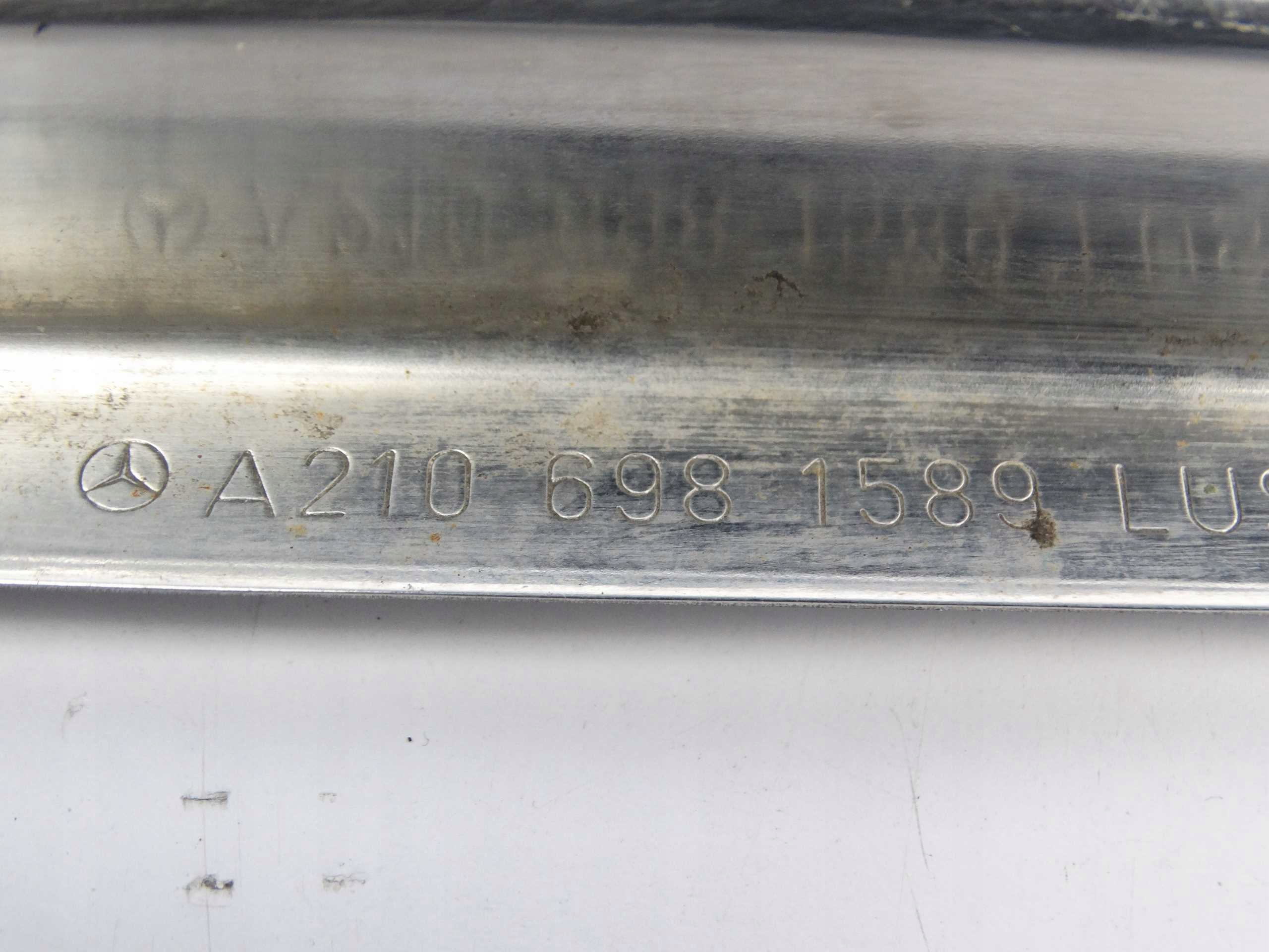 Mercedes E W210 LISTWA NAKŁADKA PROGU BAGAŻNIKA Typ samochodu Samochody osobowe