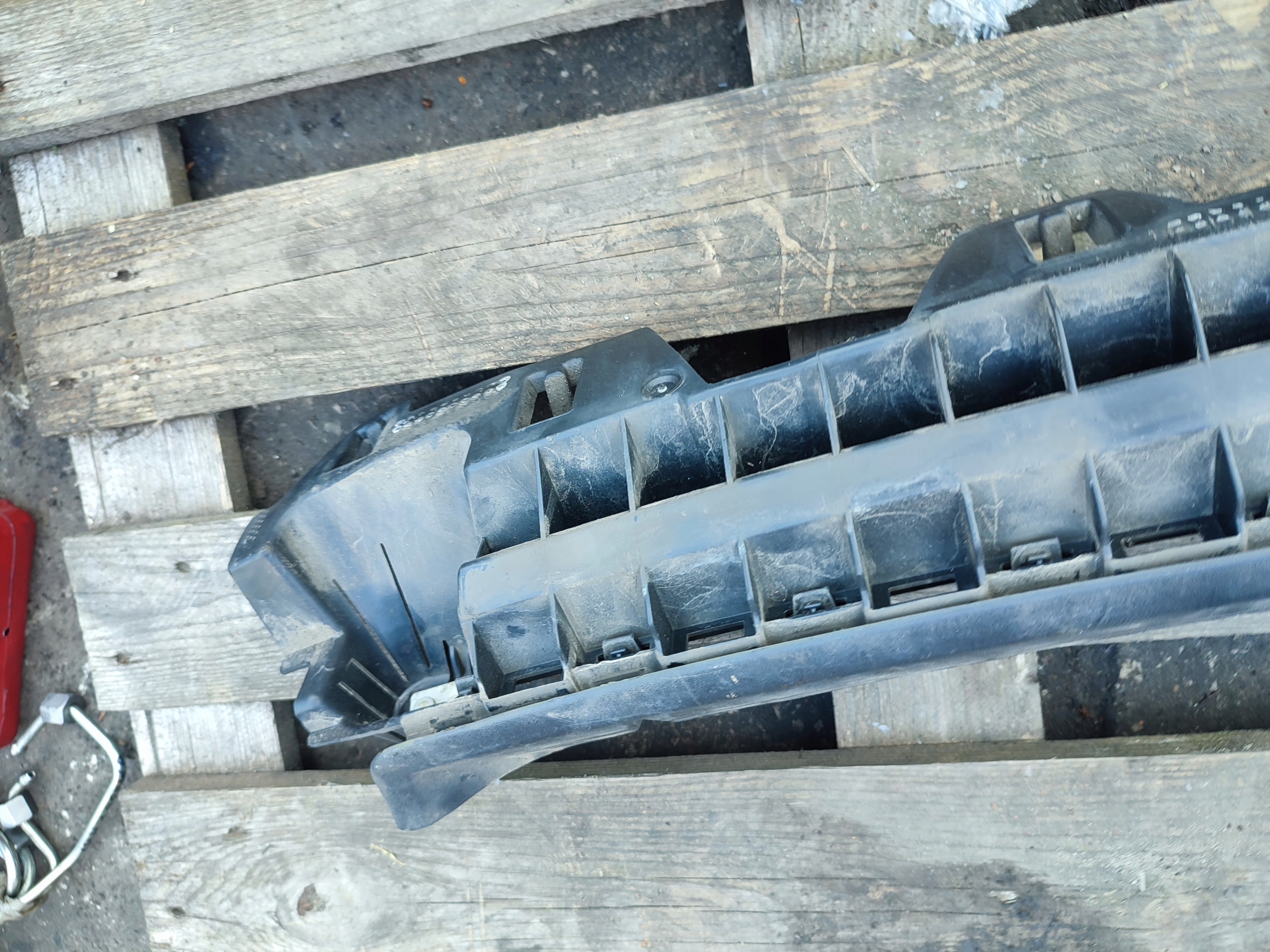 moulding below bumper AUDI A3 3D sider 8P3807421