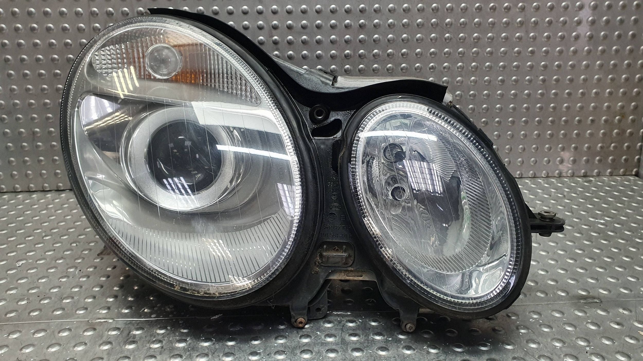 light REFLEKTOR right front MERCEDES W211 EUROPA