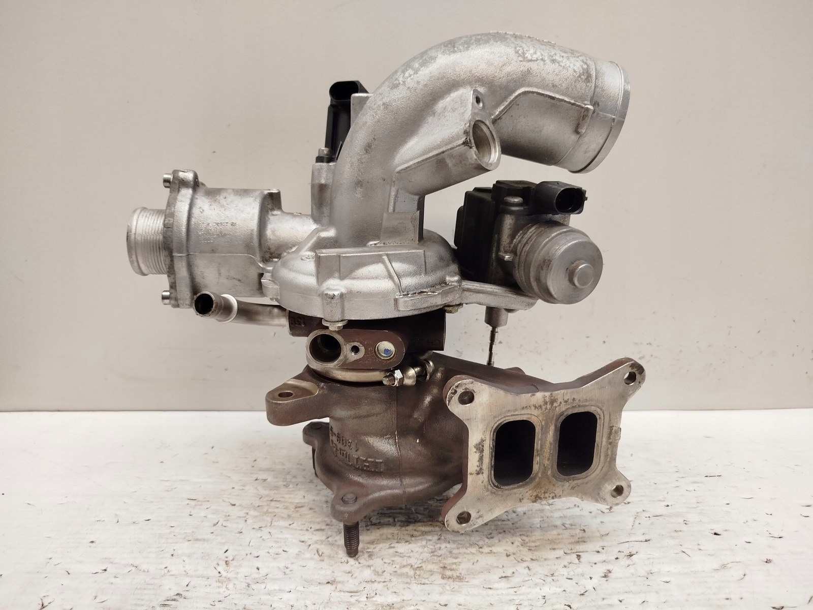 turbo Audi A4 A5 A6 06L145654A 2.0 TFSI