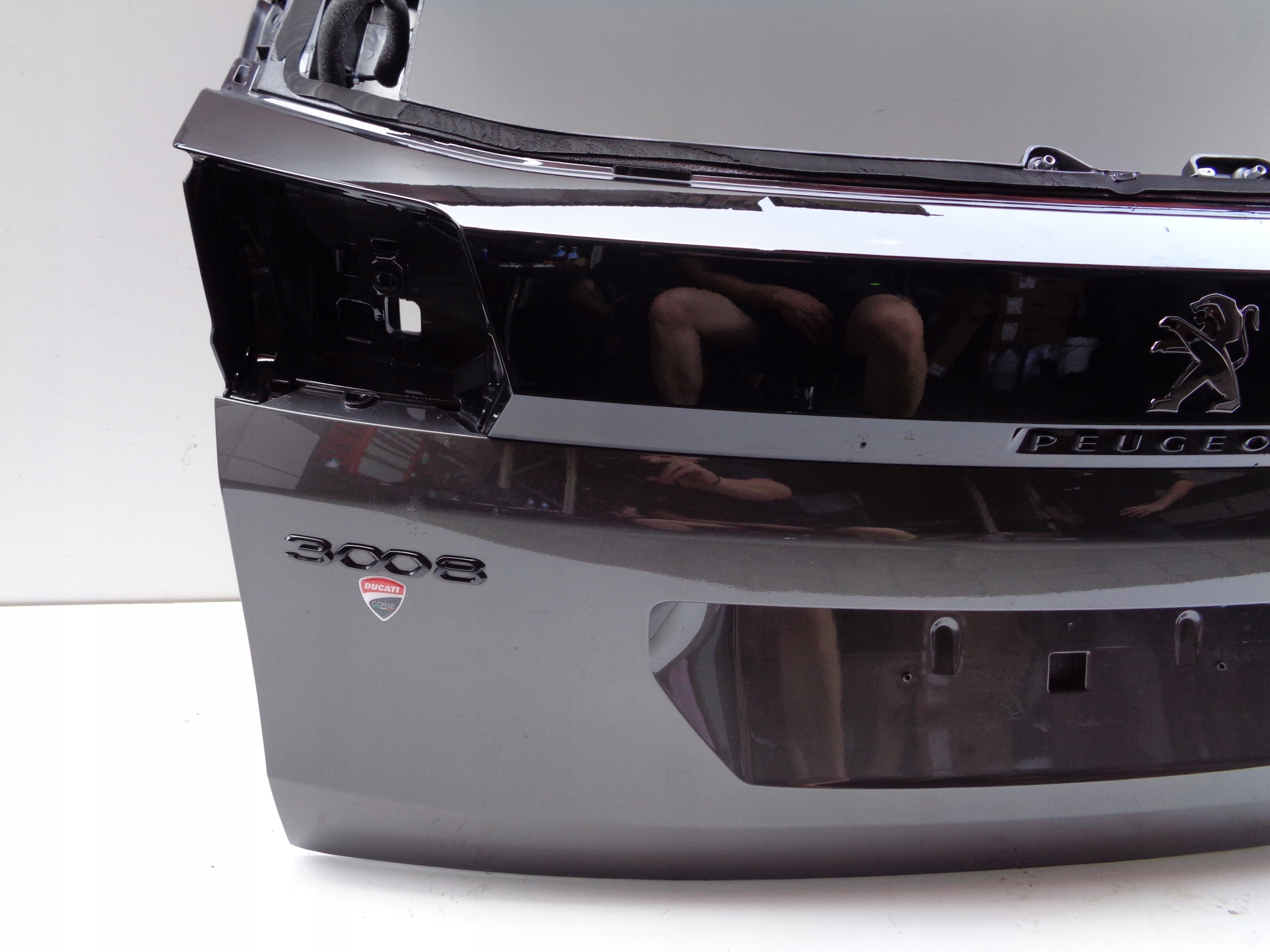 boot doors PEUGEOT 3008 II 16- NR 46731