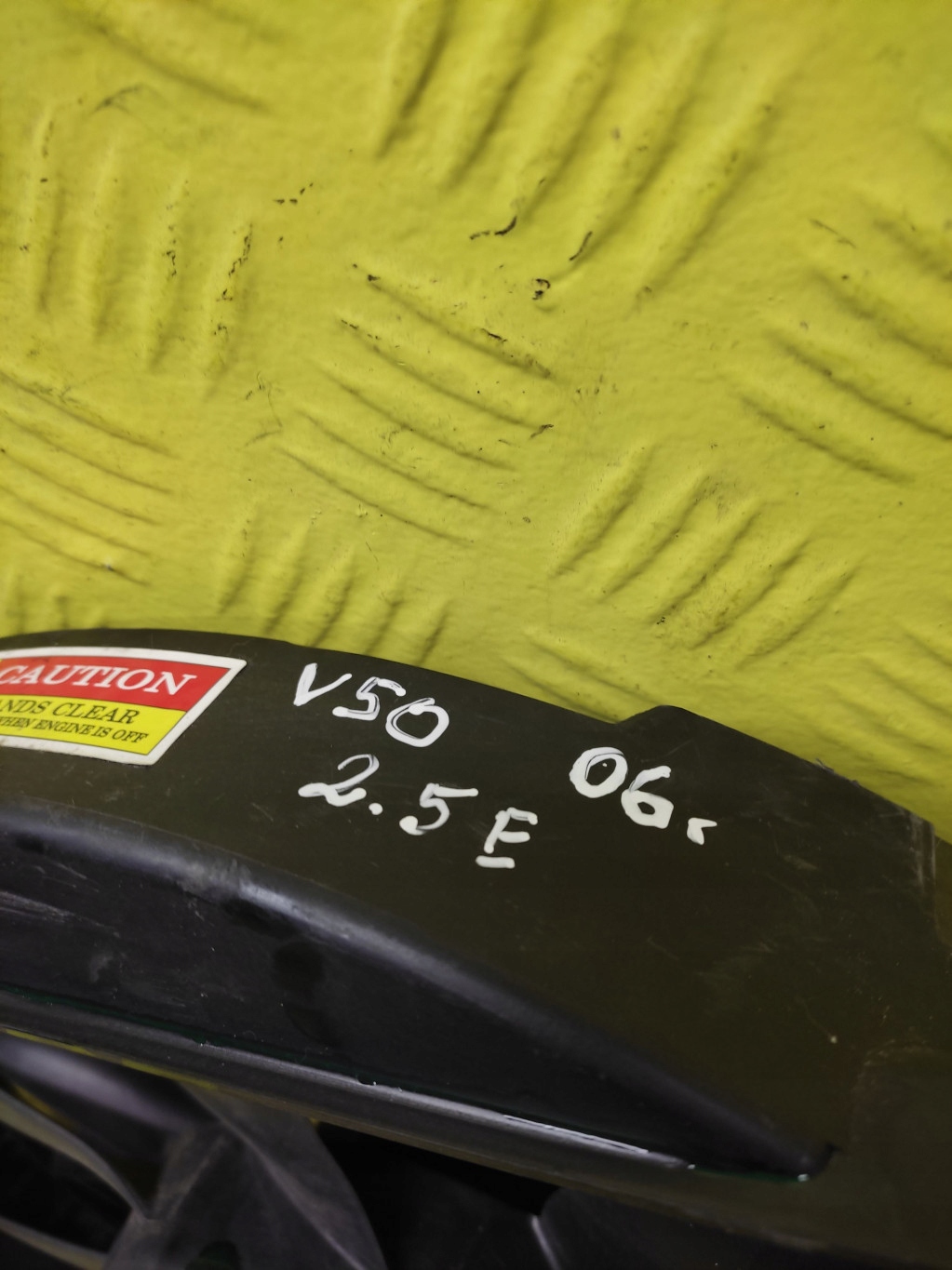 VOLVO V50 2.5 ventilátor chladiče