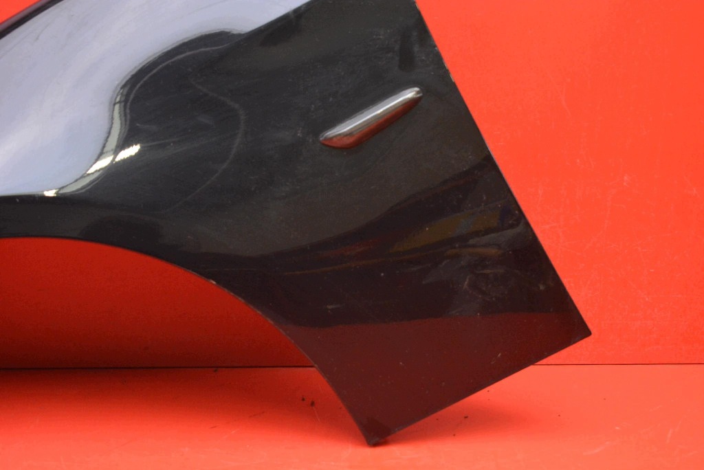 fender left front front (668/9) SCHWARZ II BMW E90 E91 04-12