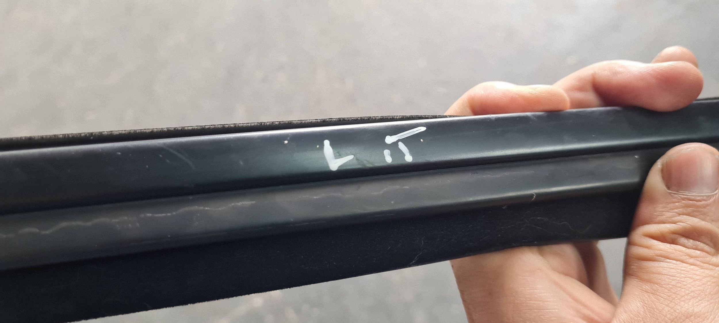 Ford Edge II 2020 gasket rubber windows door left rear part FT4BR25825