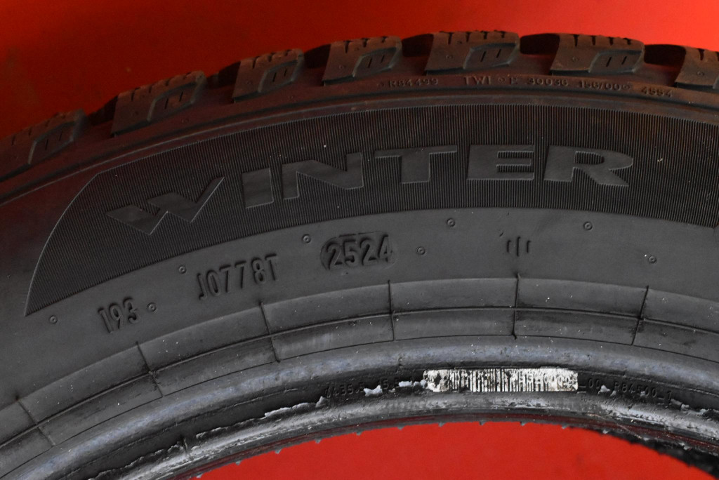 tyre tyres 2 SZT PIRELLI ZIMA 215/55/17 24R