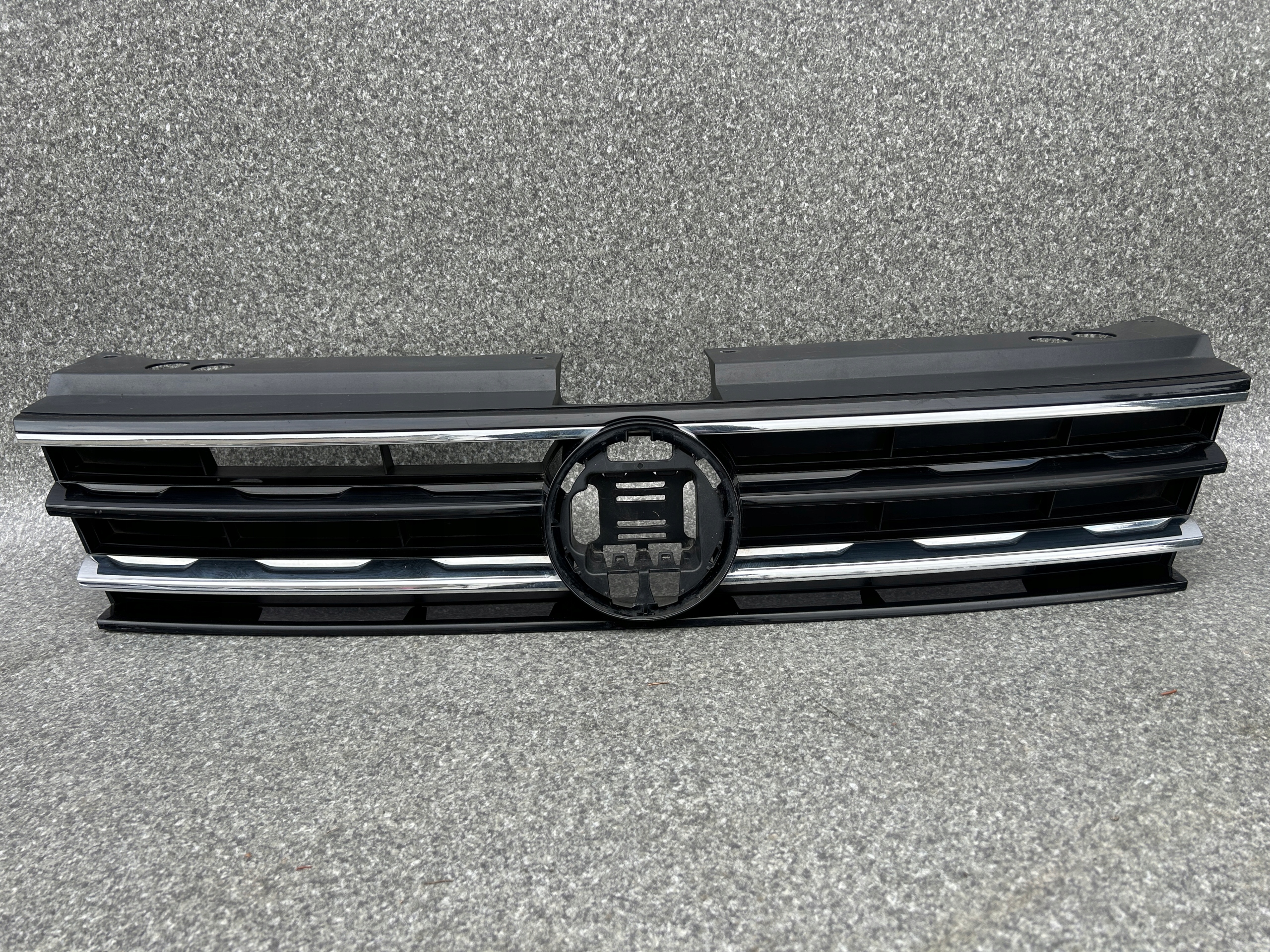 VW Tiguan Kühlergrill FRONTGRILL Kühlergitter 5NA853653A - Thumbnail 1