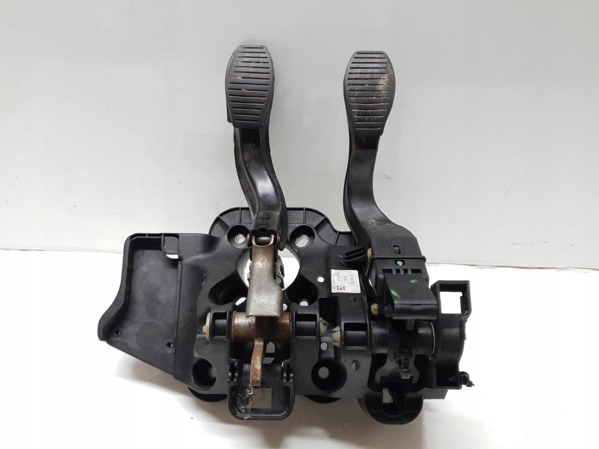 PEDAŁY KOMPLET OPEL CORSA D