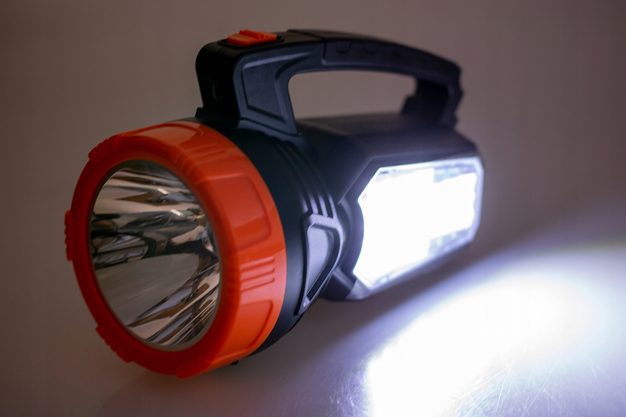 LATARKA LED MOCNA AKUMULATOROWA SZPERACZ ŁADOWALNA Źródło światła LED