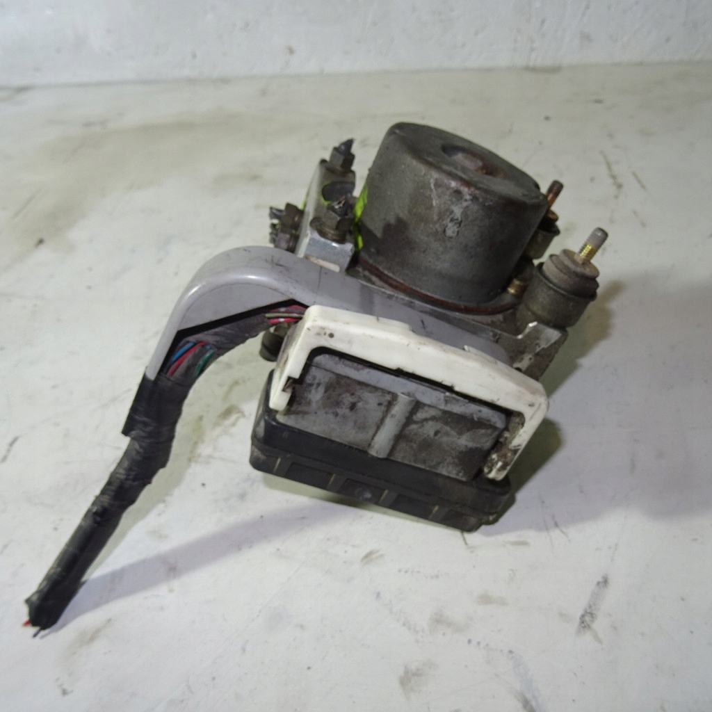 MAZDA 6 2.3B pump ABS GN3A-437AO