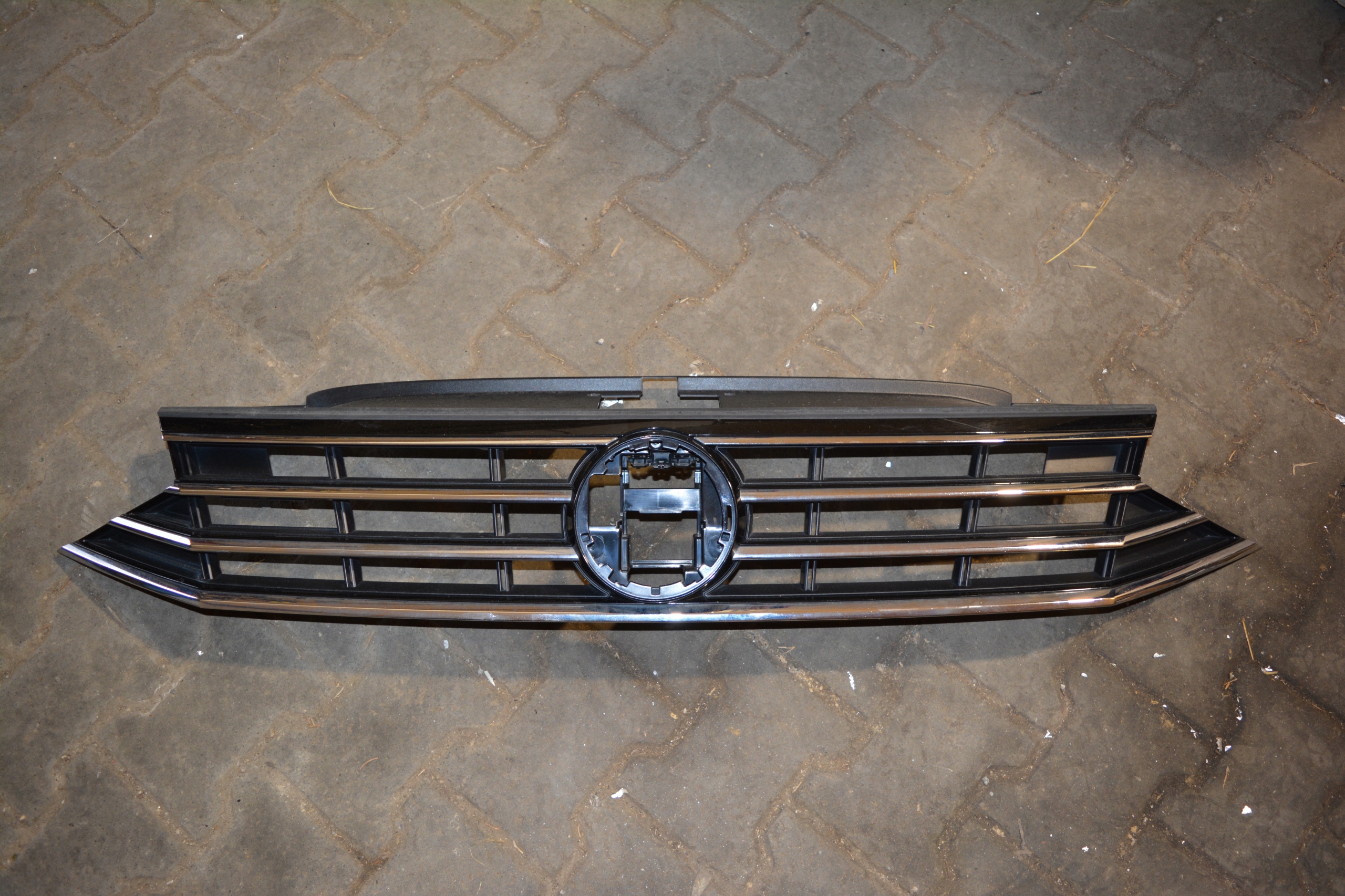 Vw Passat B8 Lift Atrapa, Grill 3G0853651DJ